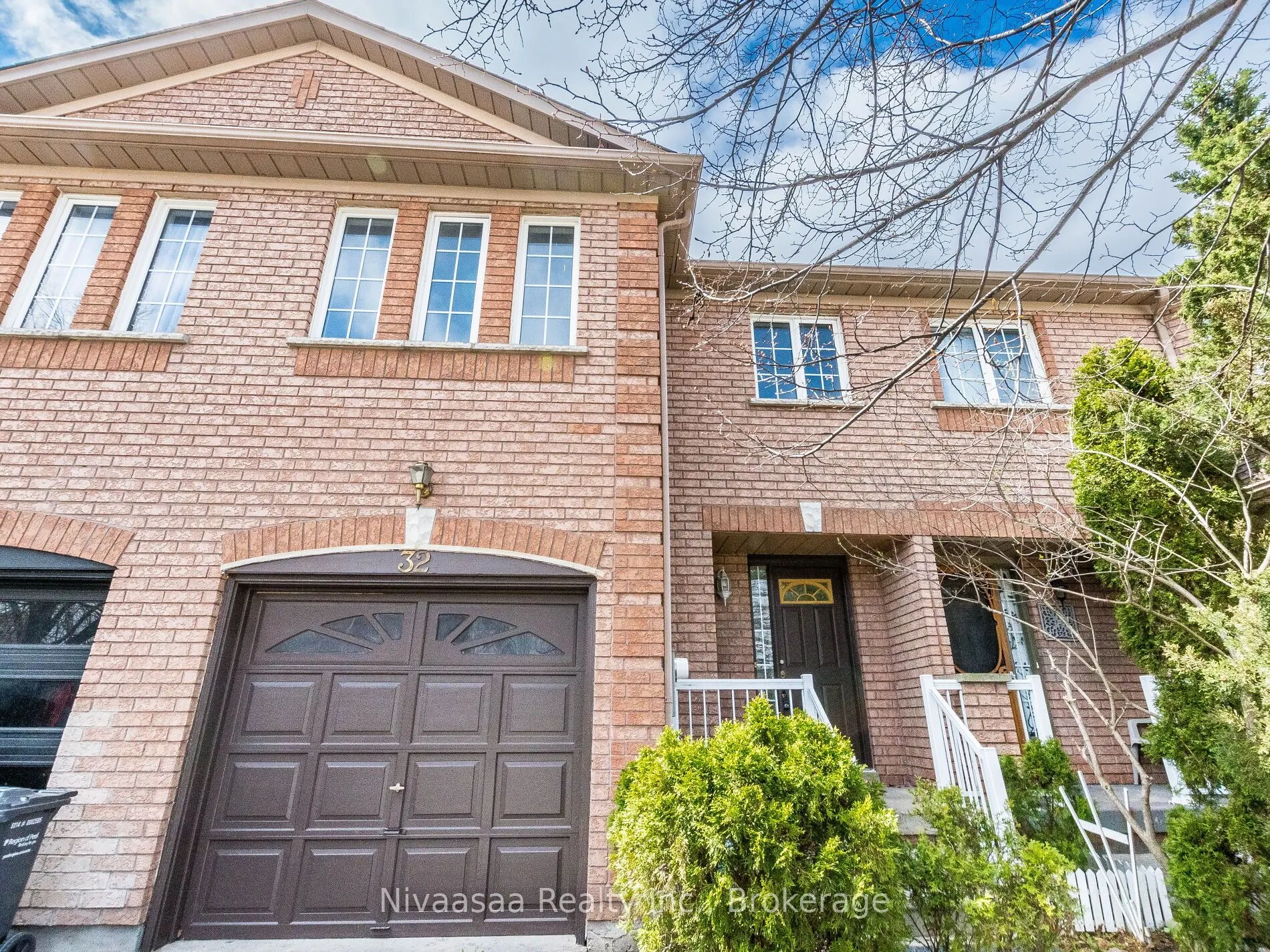 32 Twin Pines Crescent
