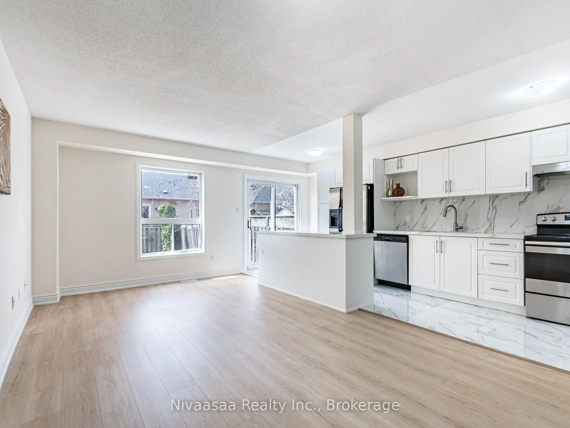 32 Twin Pines Crescent