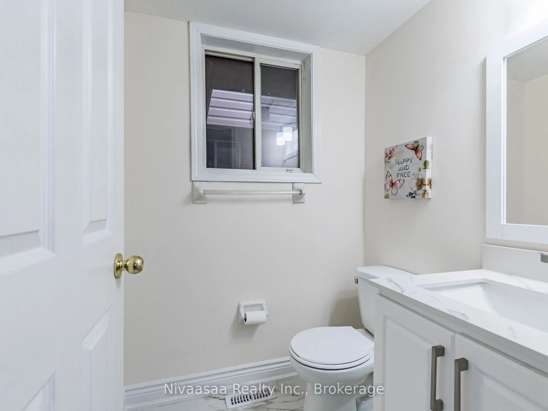 32 Twin Pines Crescent