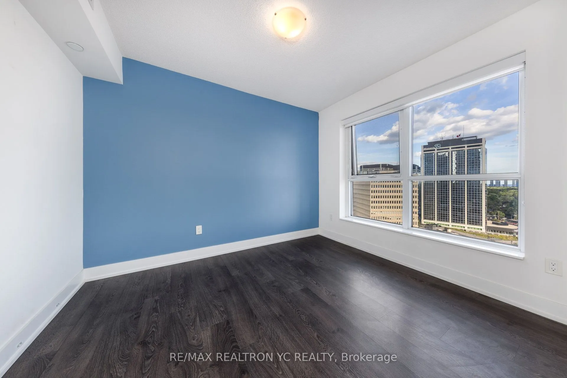 7 Mabelle Avenue, #1409