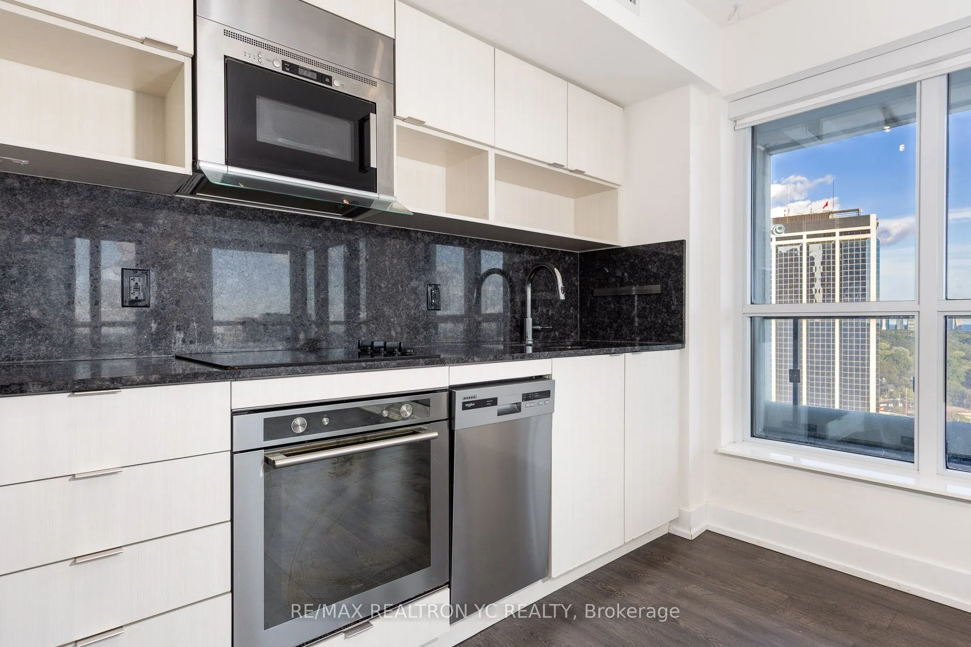 7 Mabelle Avenue, #1409
