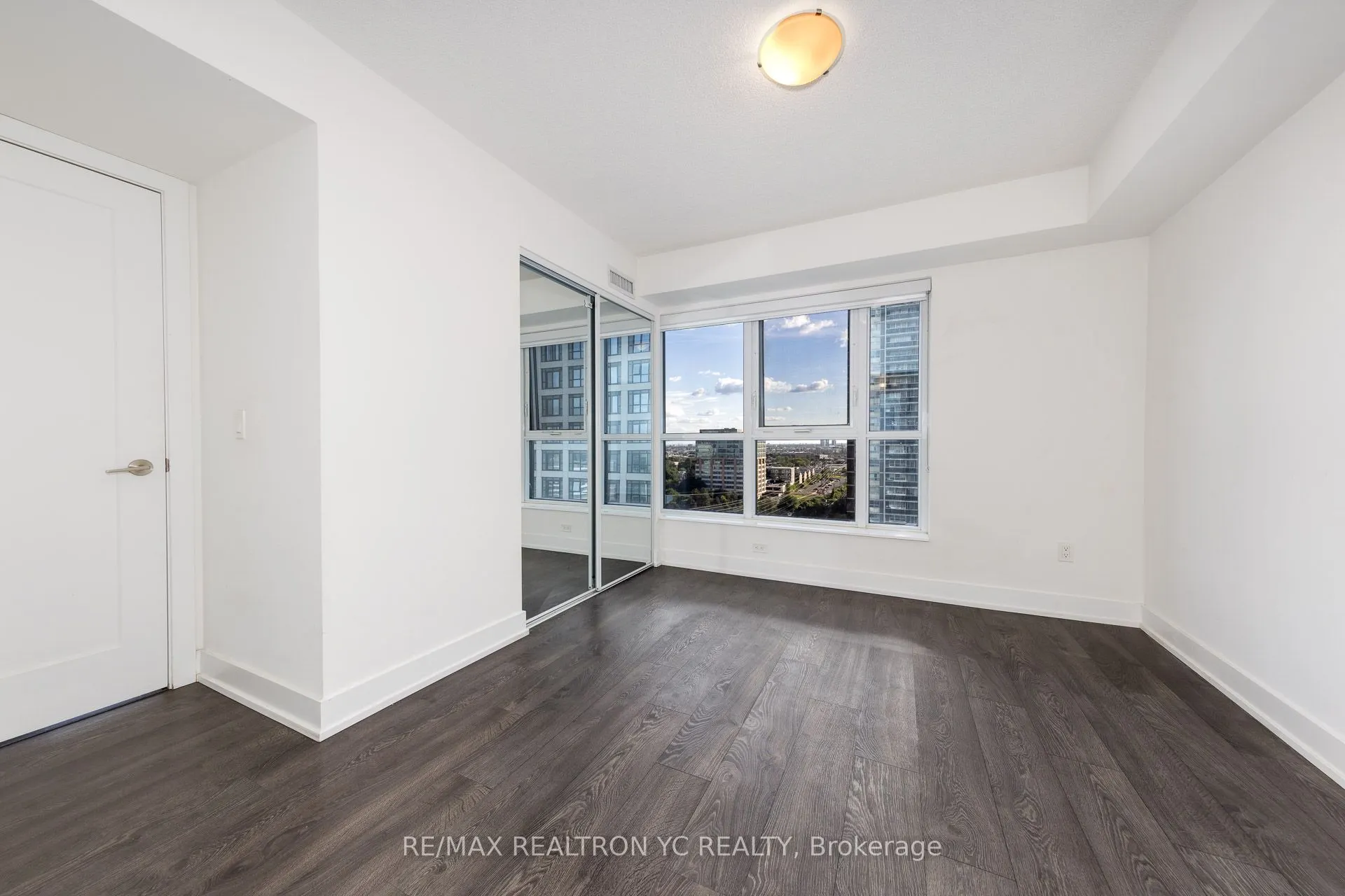 7 Mabelle Avenue, #1409