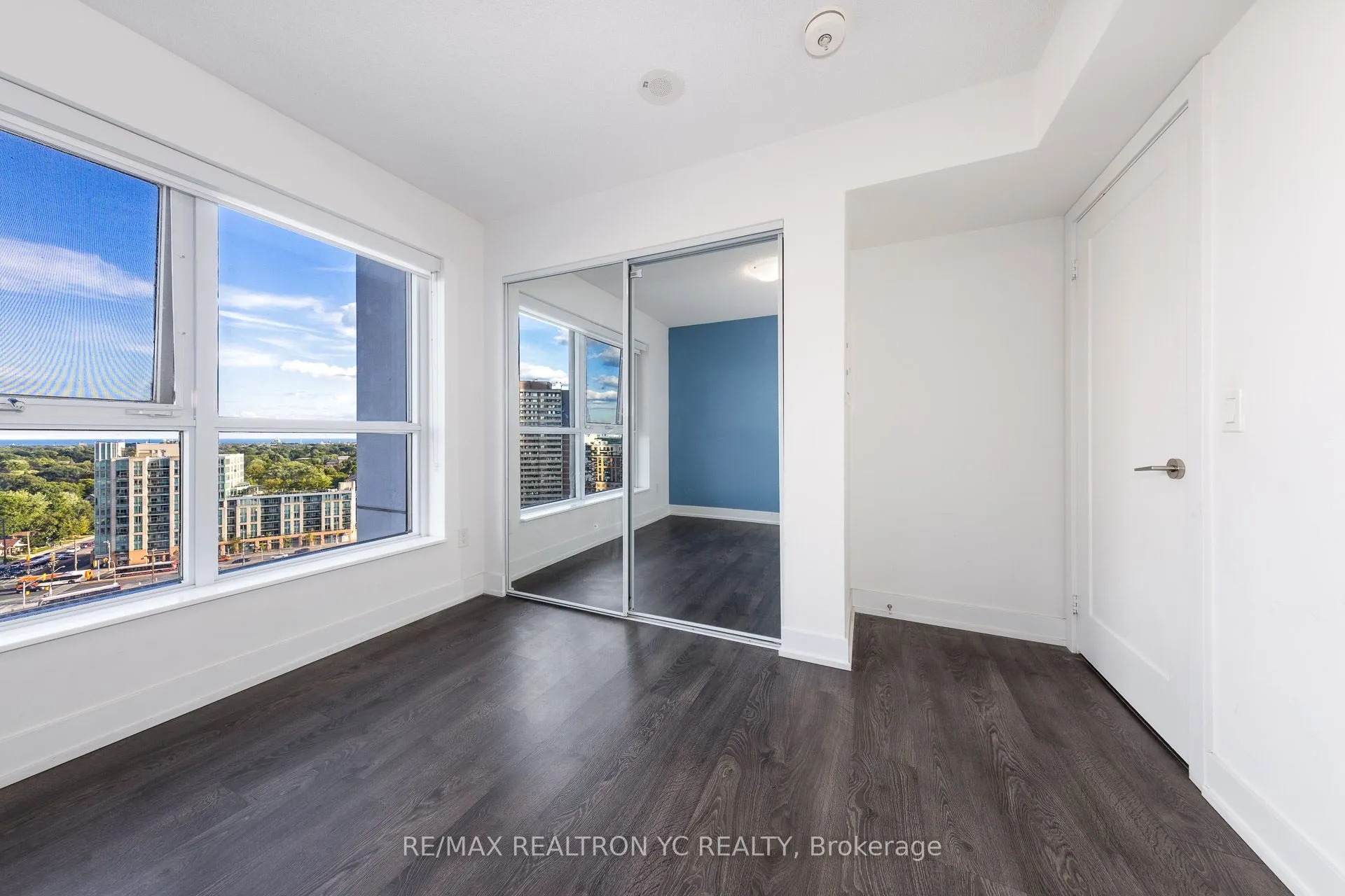 7 Mabelle Avenue, #1409