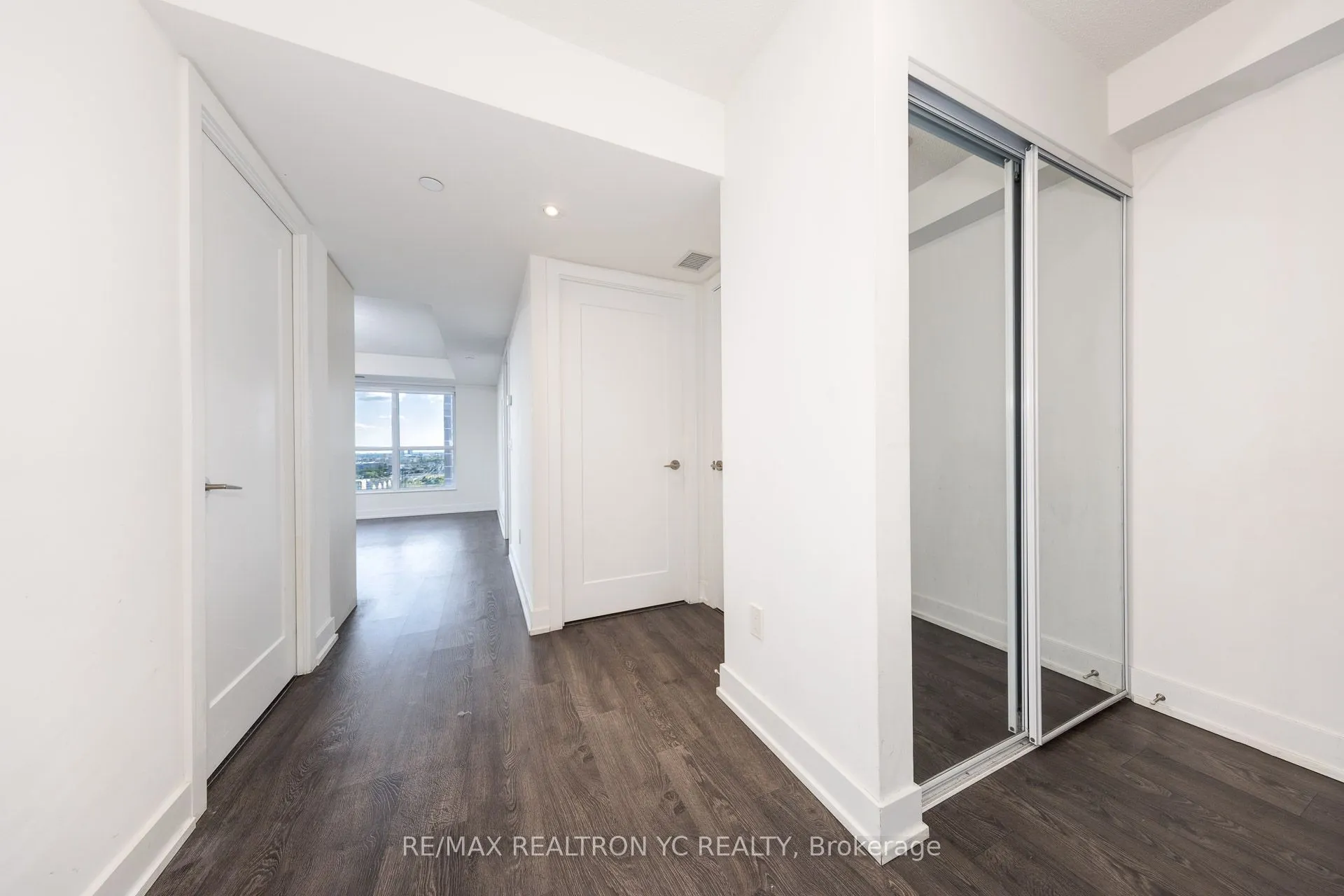 7 Mabelle Avenue, #1409