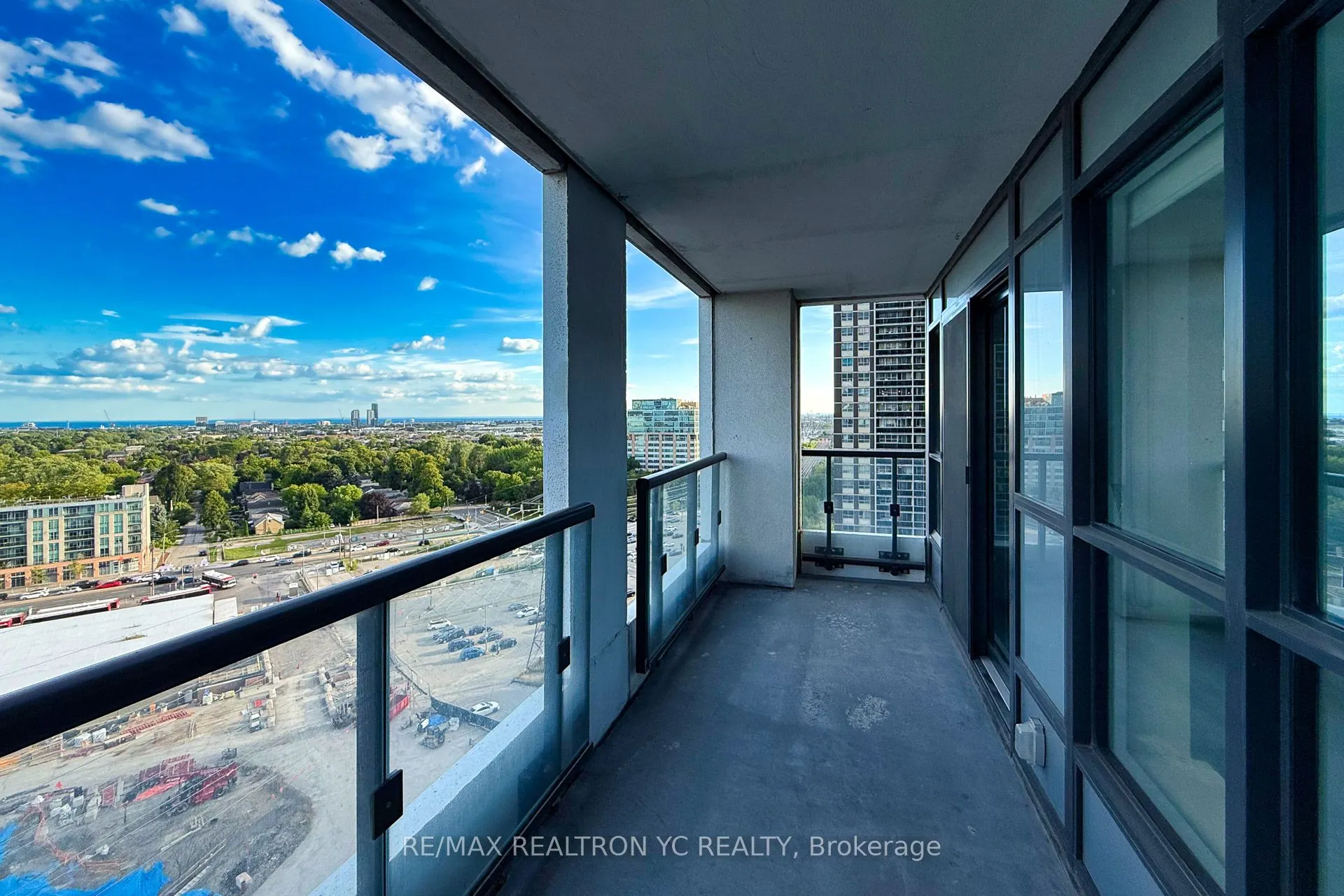 7 Mabelle Avenue, #1409