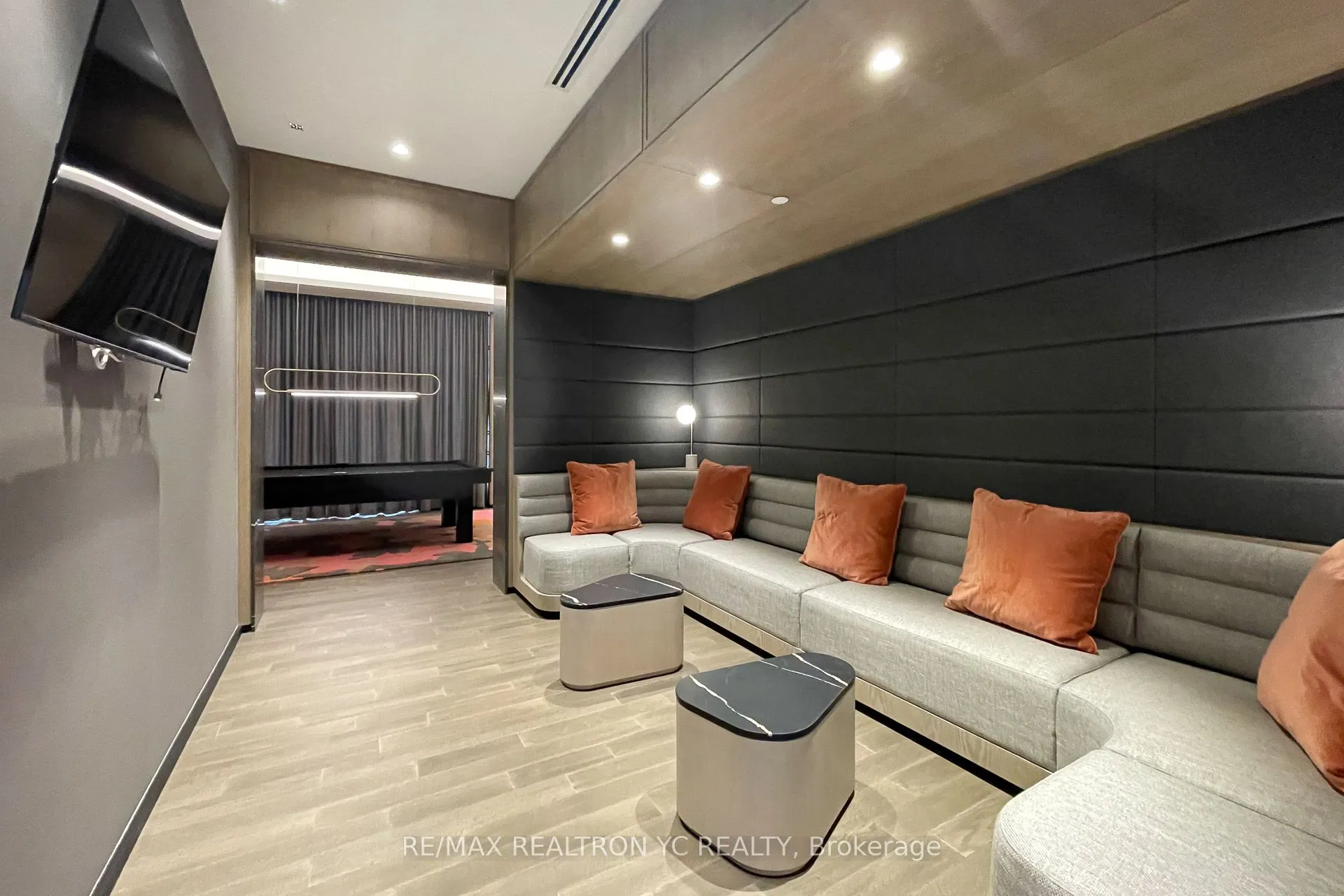 7 Mabelle Avenue, #1409