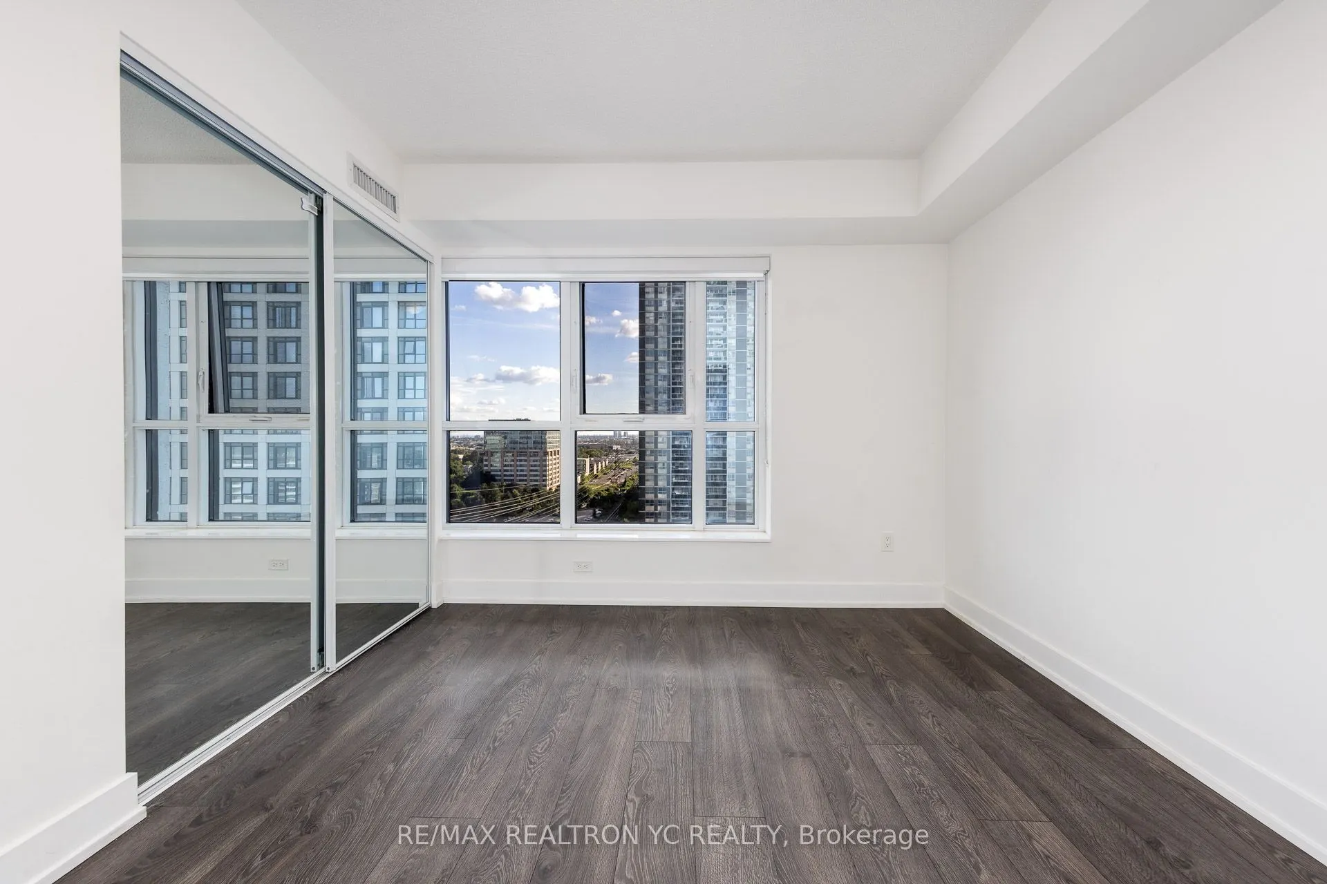 7 Mabelle Avenue, #1409