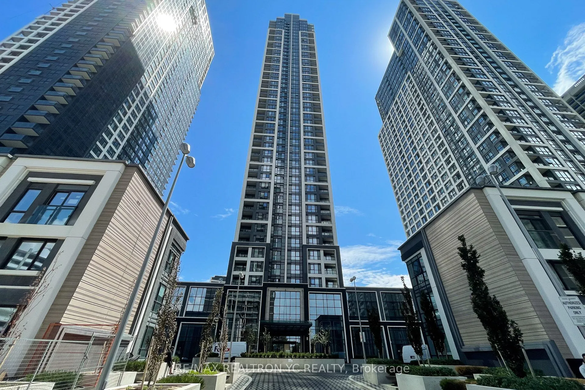 7 Mabelle Avenue, #1409