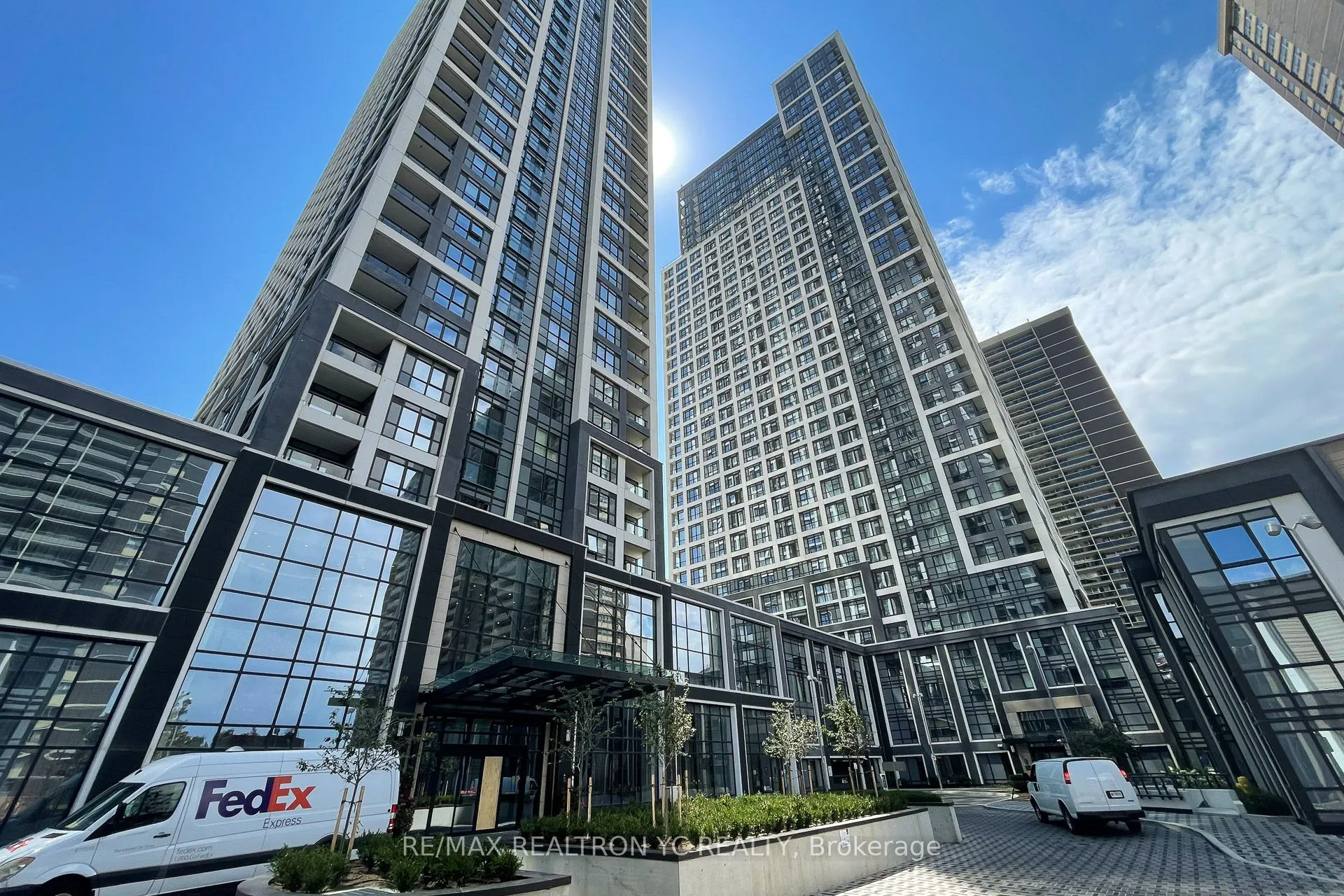 7 Mabelle Avenue, #1409