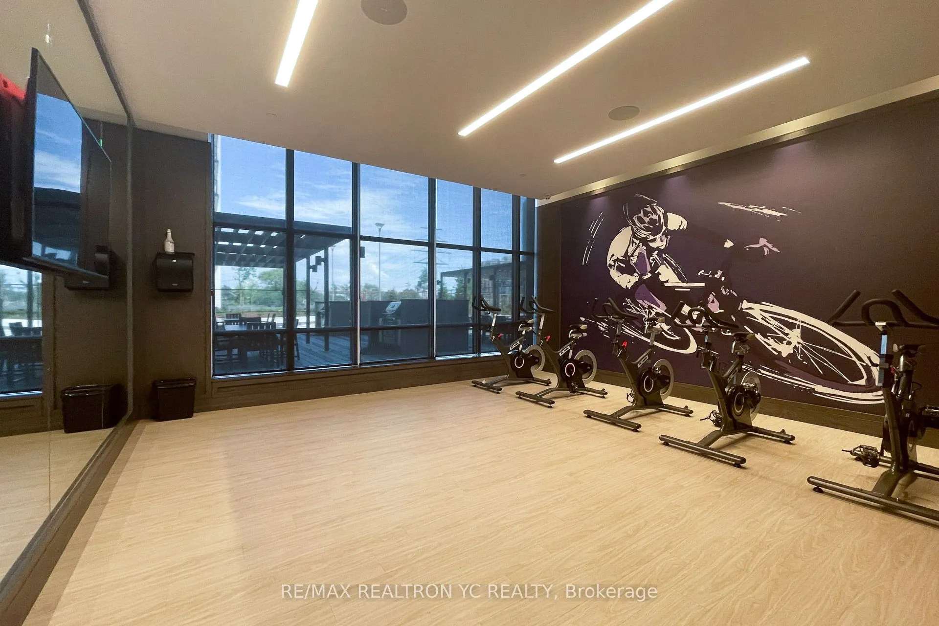7 Mabelle Avenue, #1409