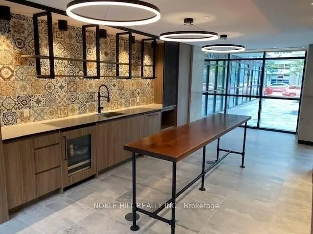 251 Manitoba Street, #810