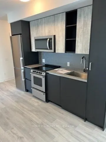 251 Manitoba Street, #810