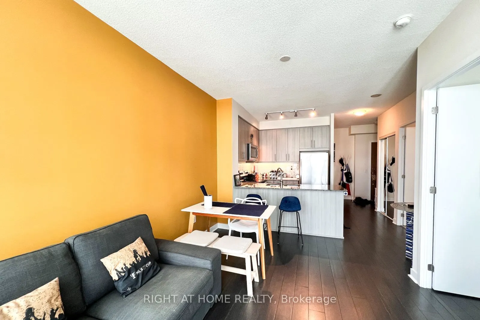 3975 Grand park Drive, #710