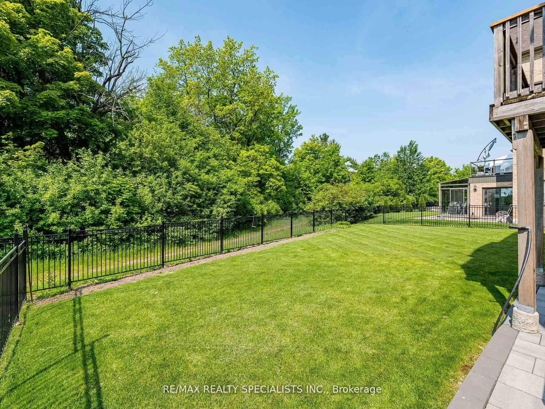 28 Elbern Markell Drive W
