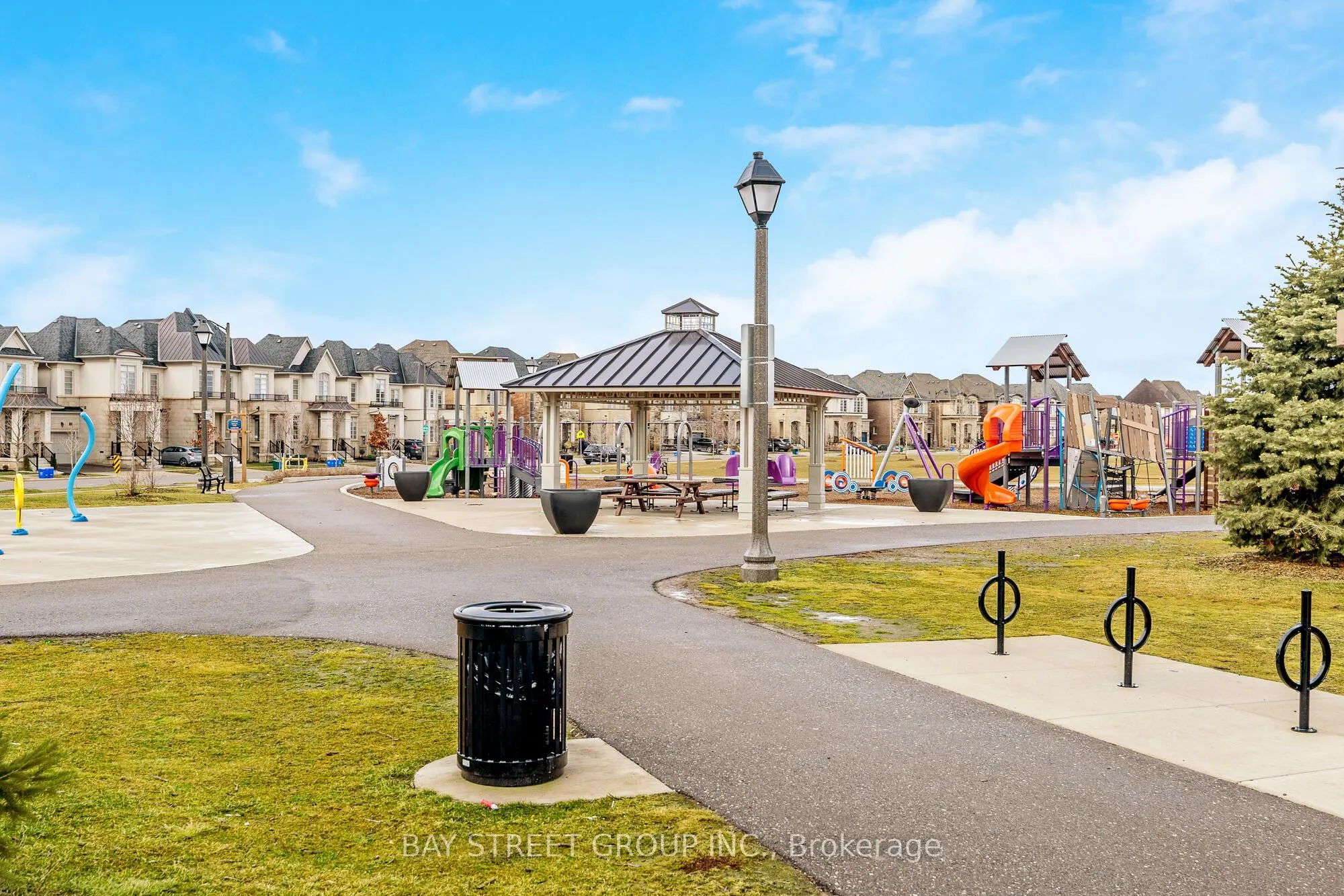 128 Grovewood Common, #523