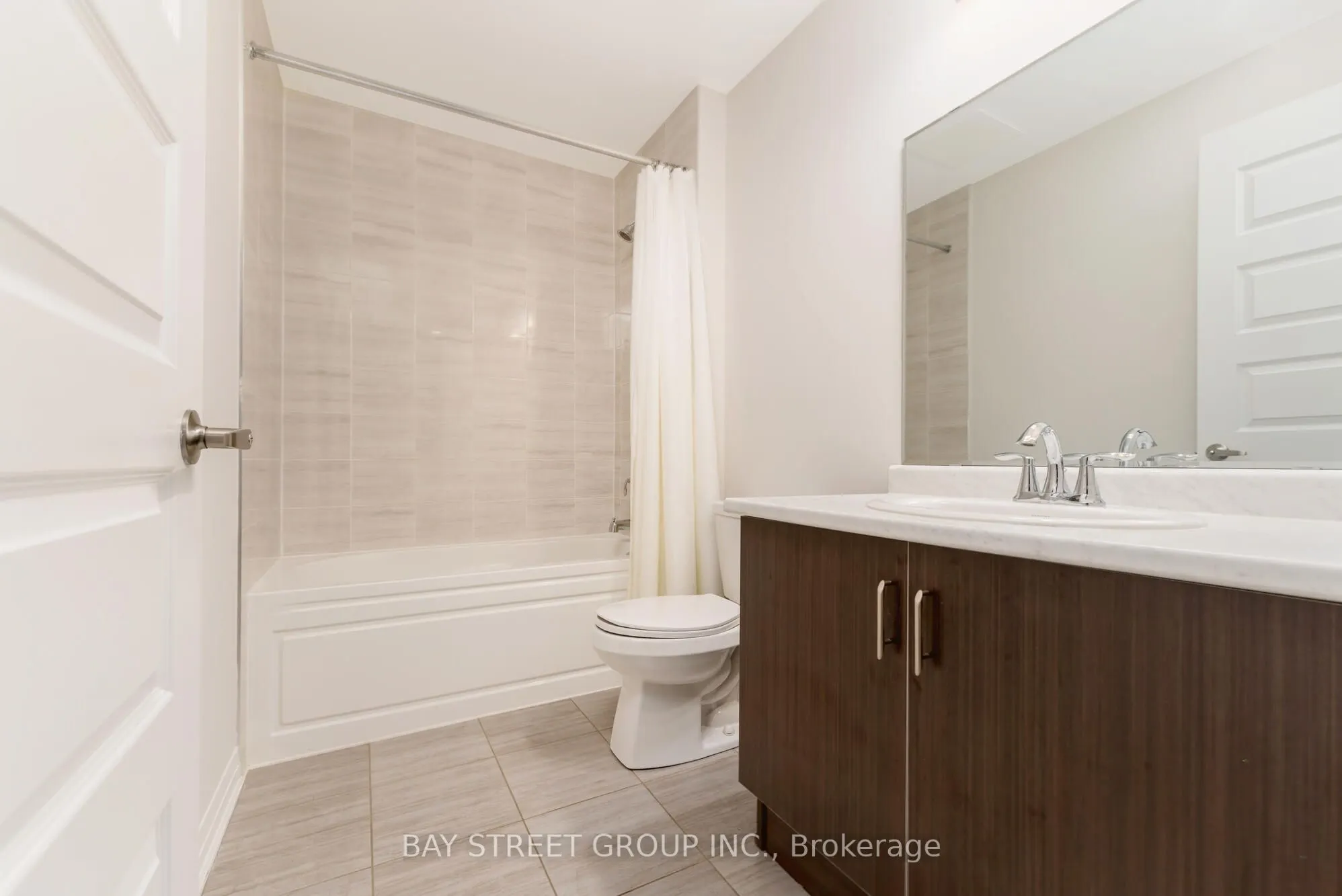 128 Grovewood Common, #523