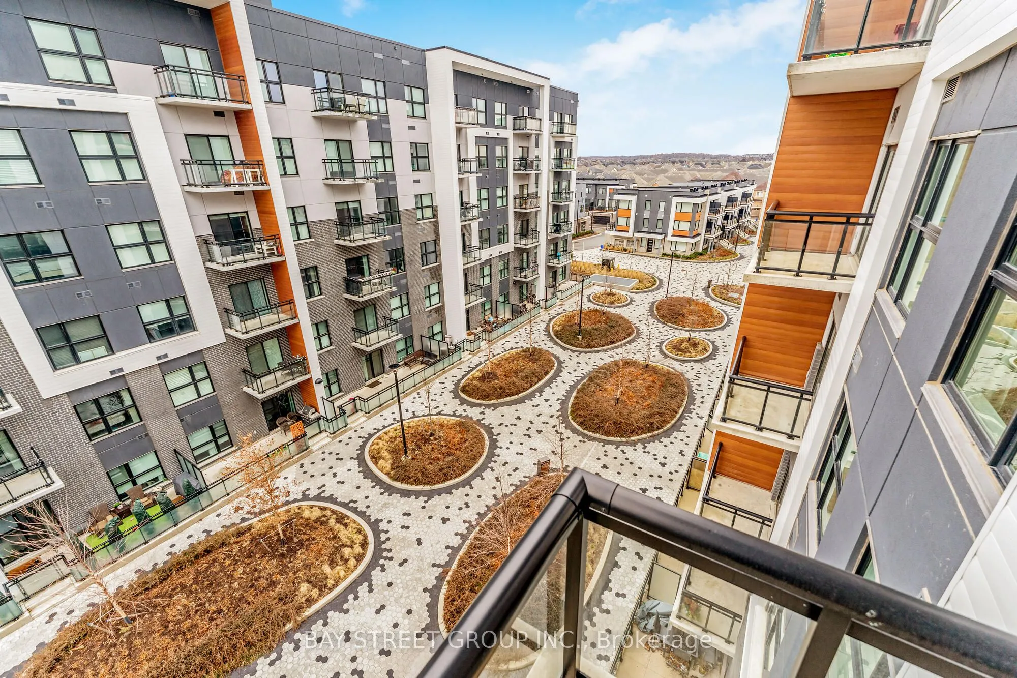 128 Grovewood Common, #523