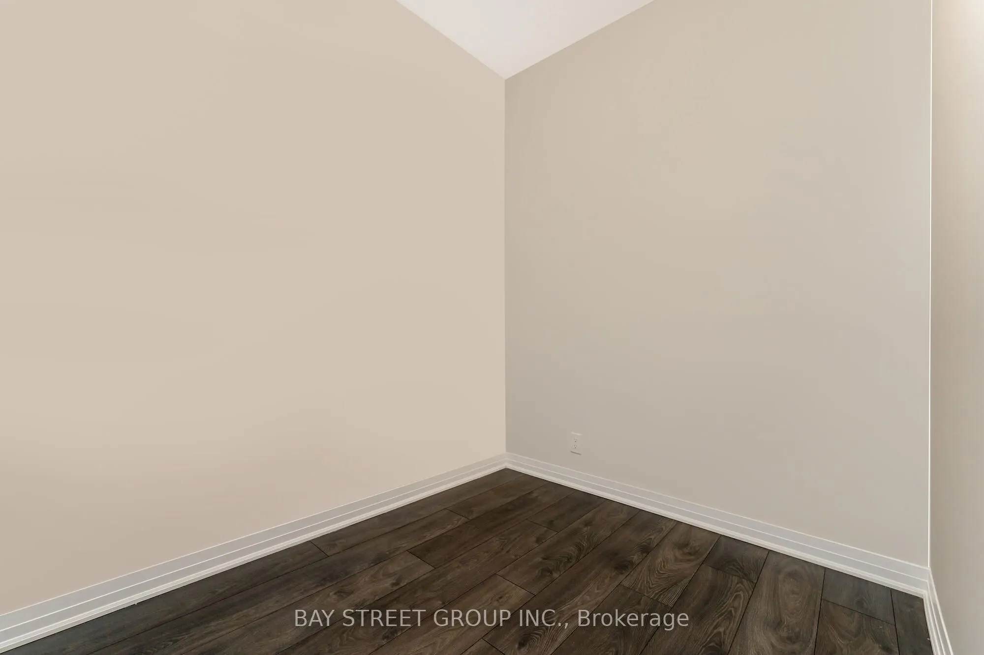 128 Grovewood Common, #523
