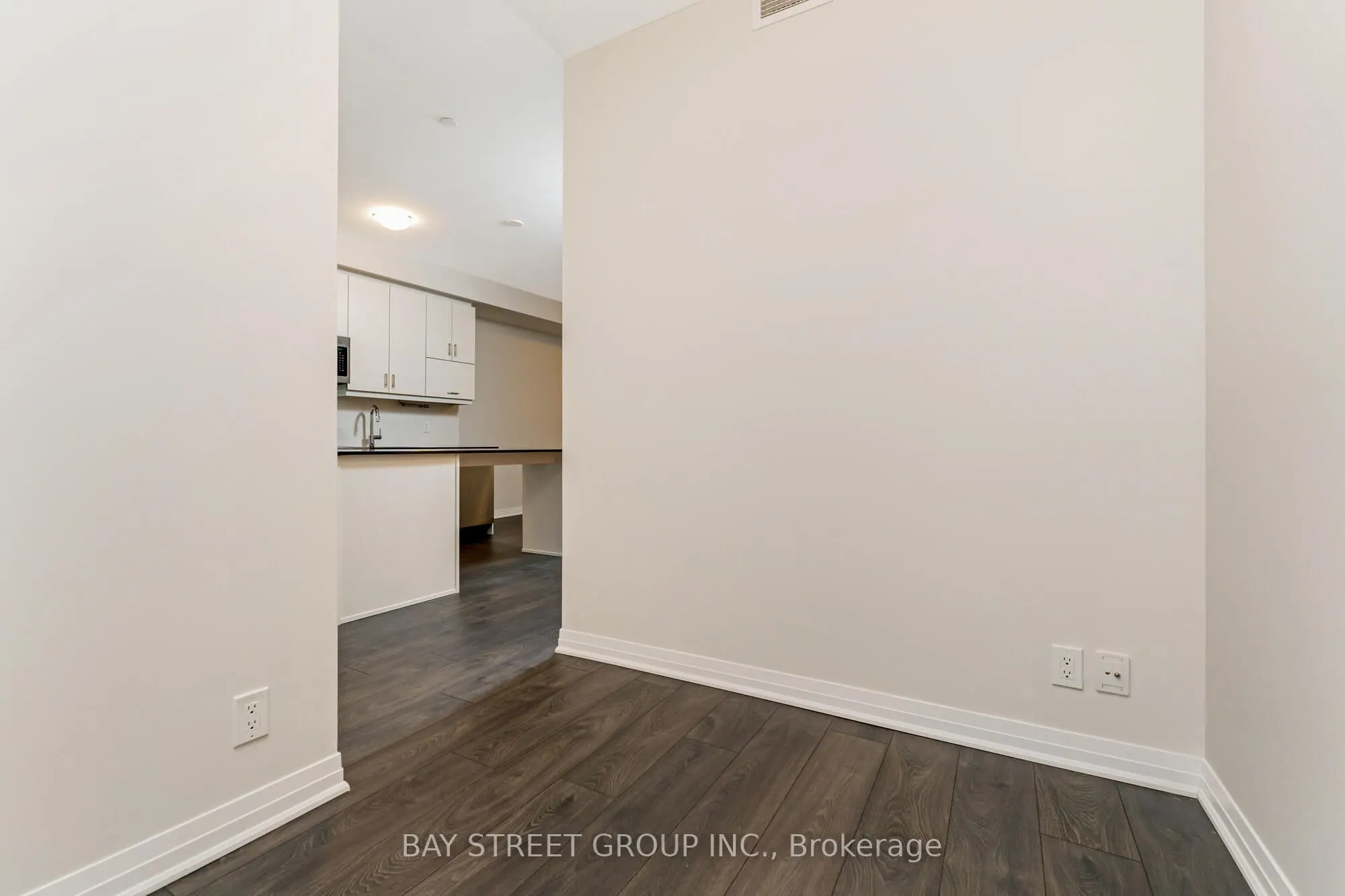 128 Grovewood Common, #523
