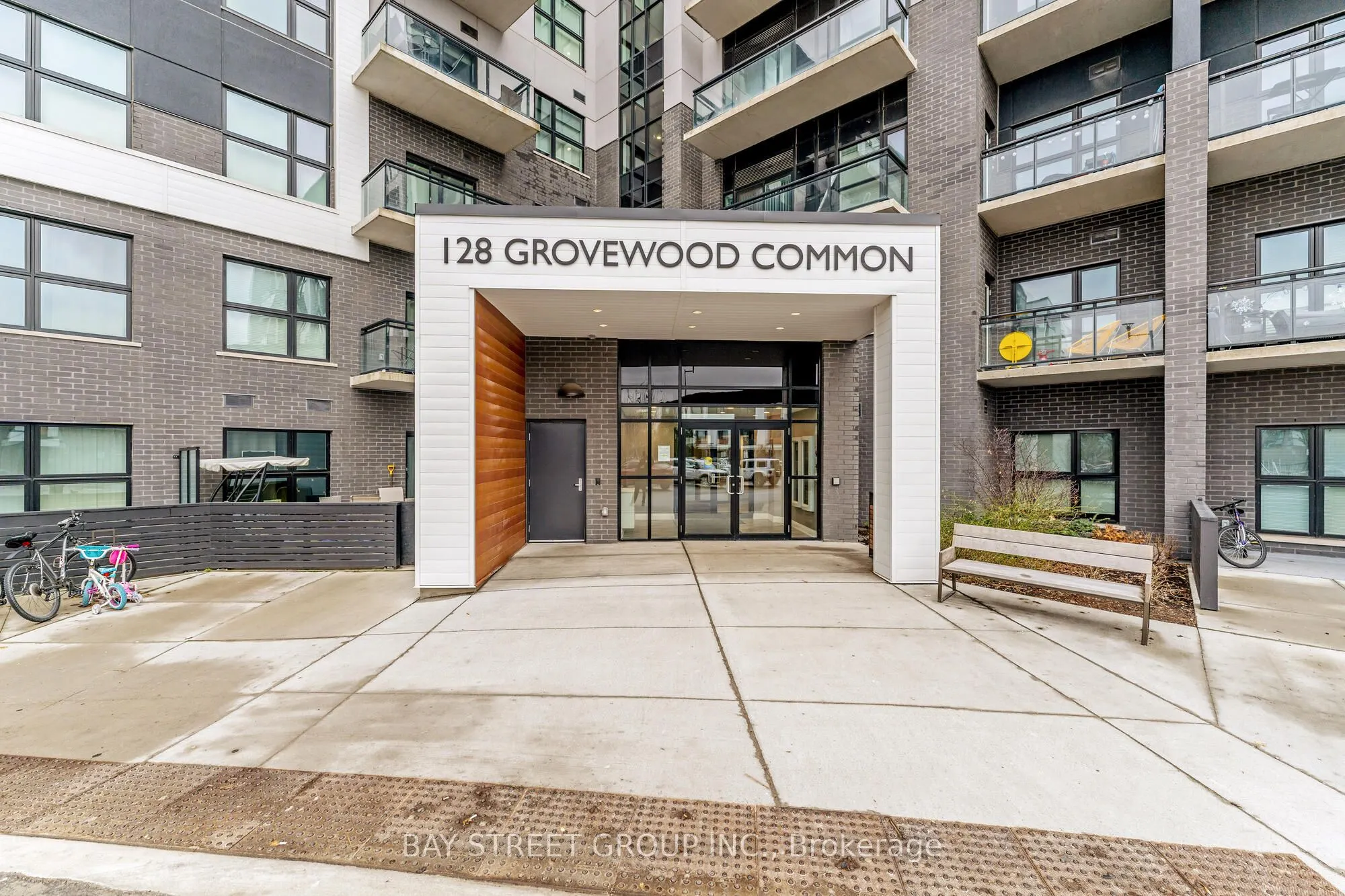 128 Grovewood Common, #523