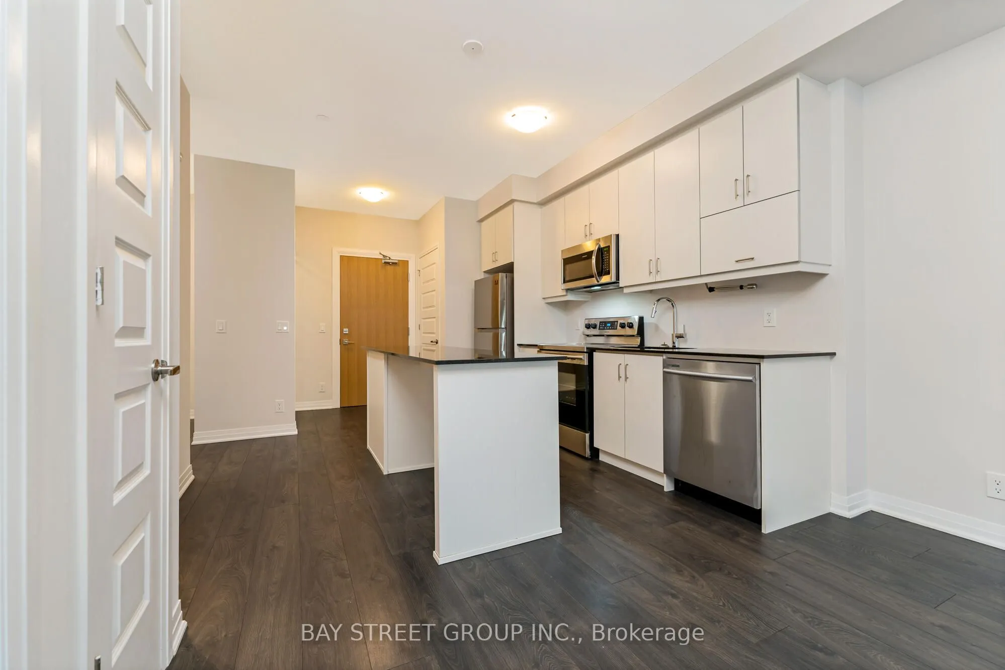 128 Grovewood Common, #523