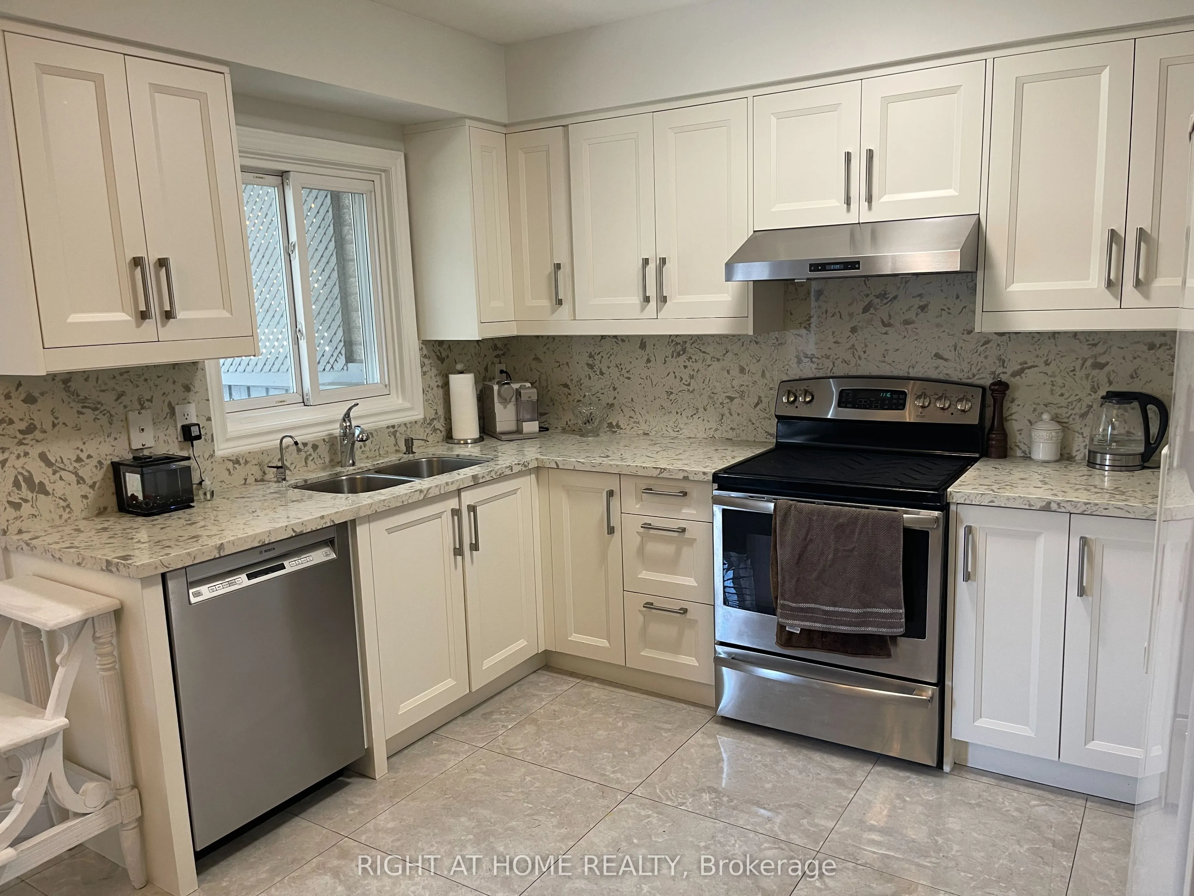 18 Archbury Circle