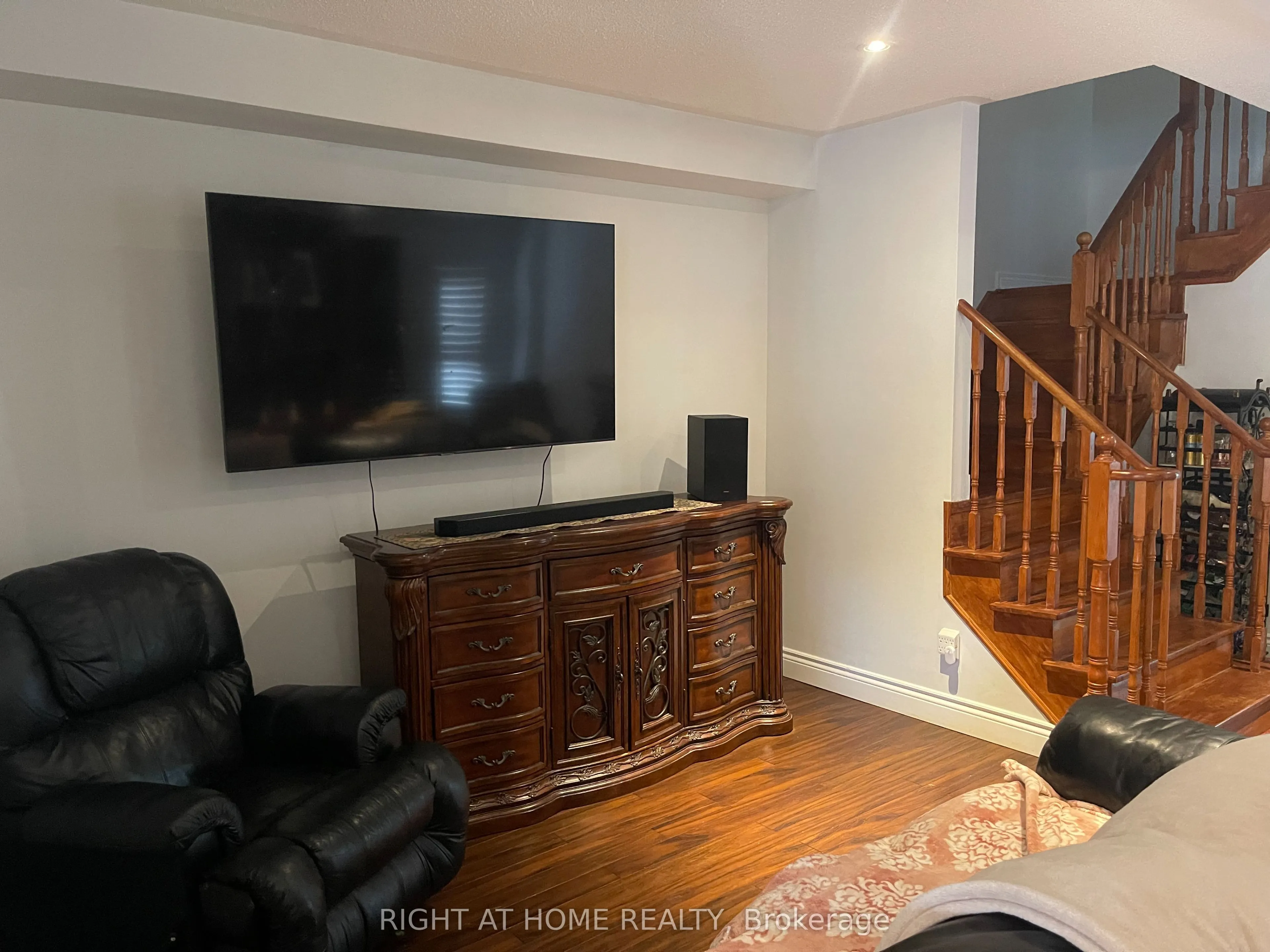 18 Archbury Circle