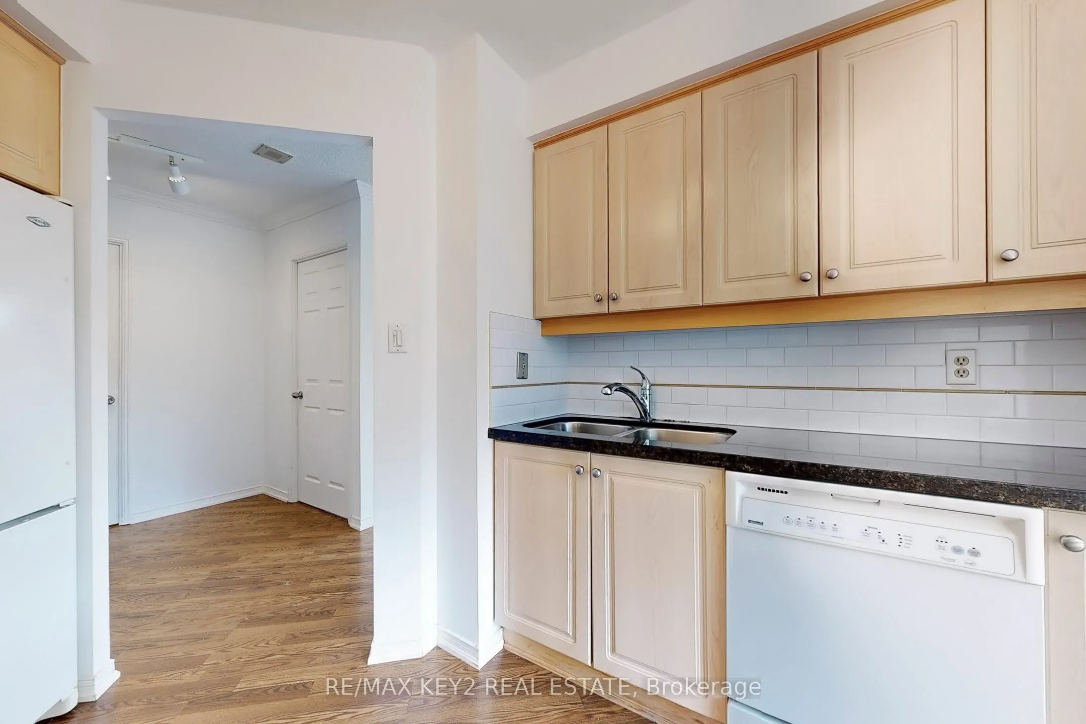 2269 Lake Shore Boulevard W, #210