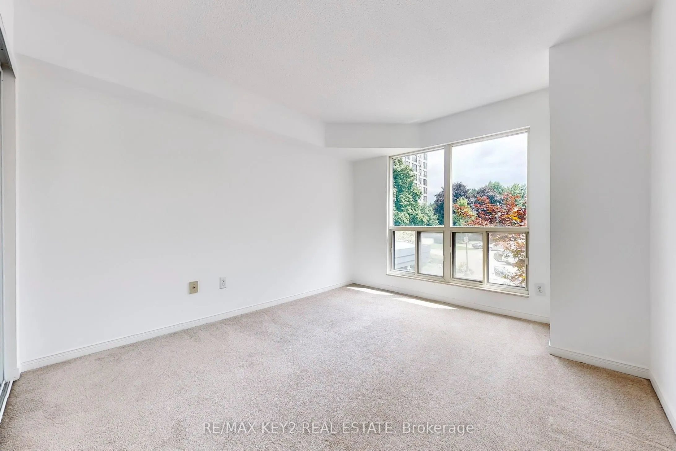 2269 Lake Shore Boulevard W, #210