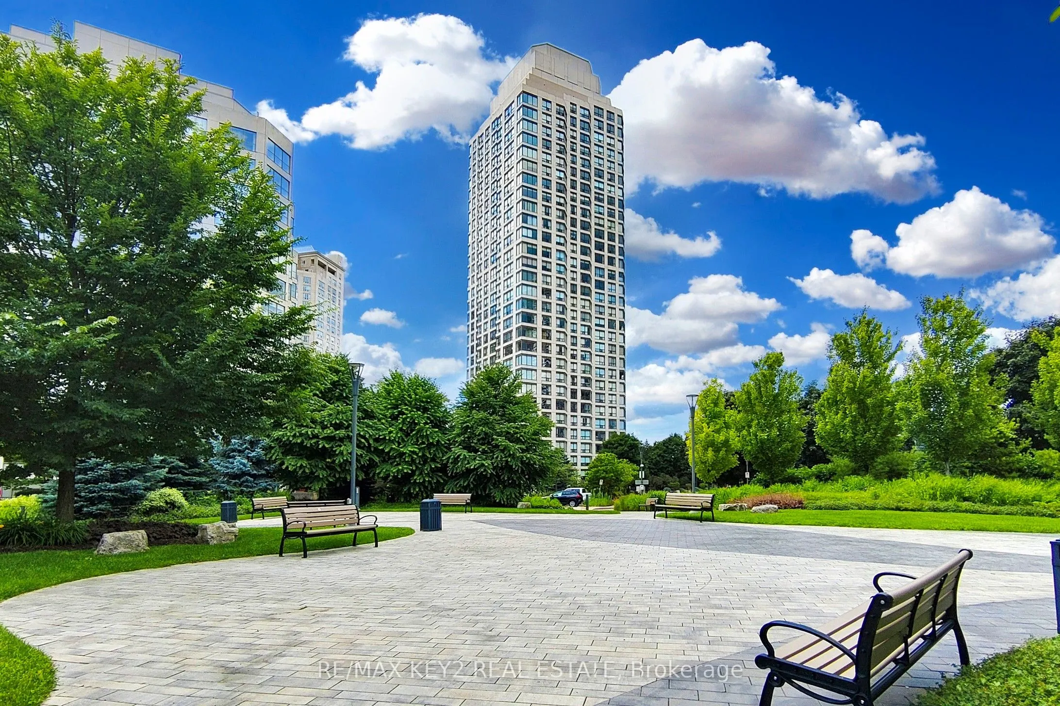 2269 Lake Shore Boulevard W, #210