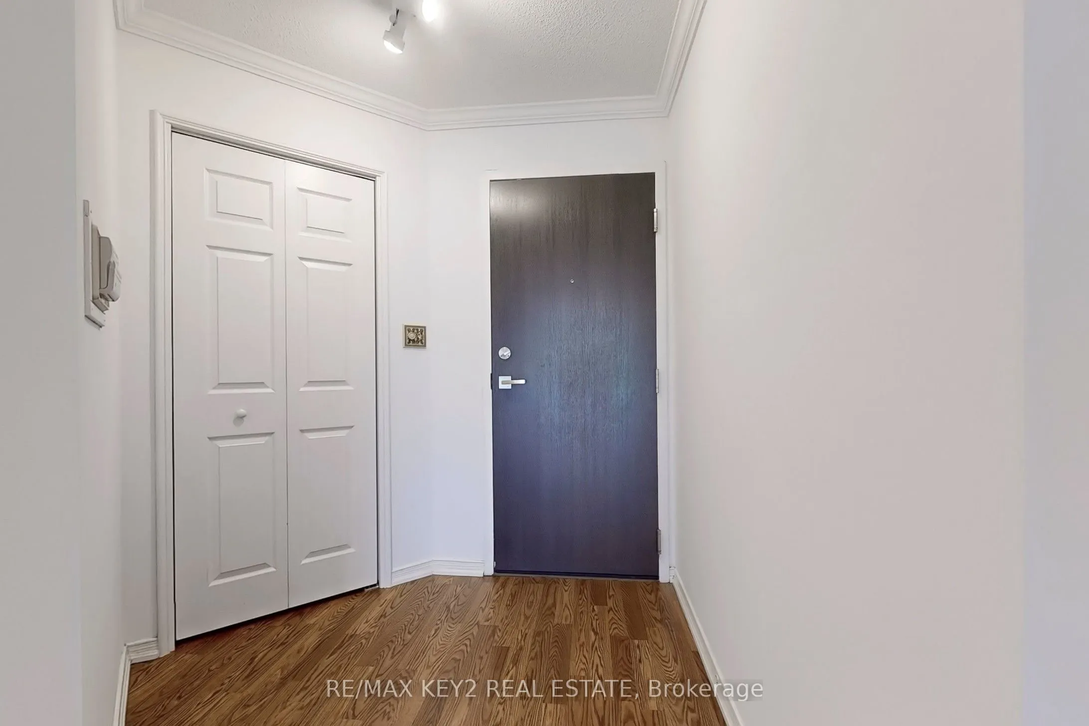 2269 Lake Shore Boulevard W, #210