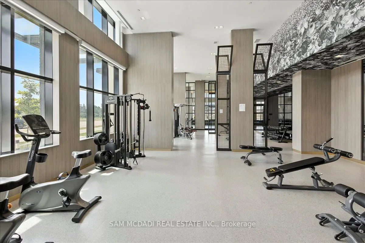 405 Dundas Street W, #722