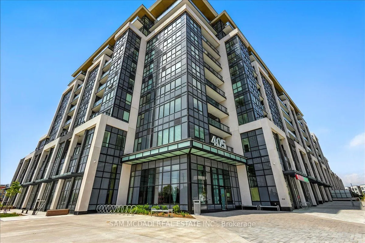 405 Dundas Street W, #722