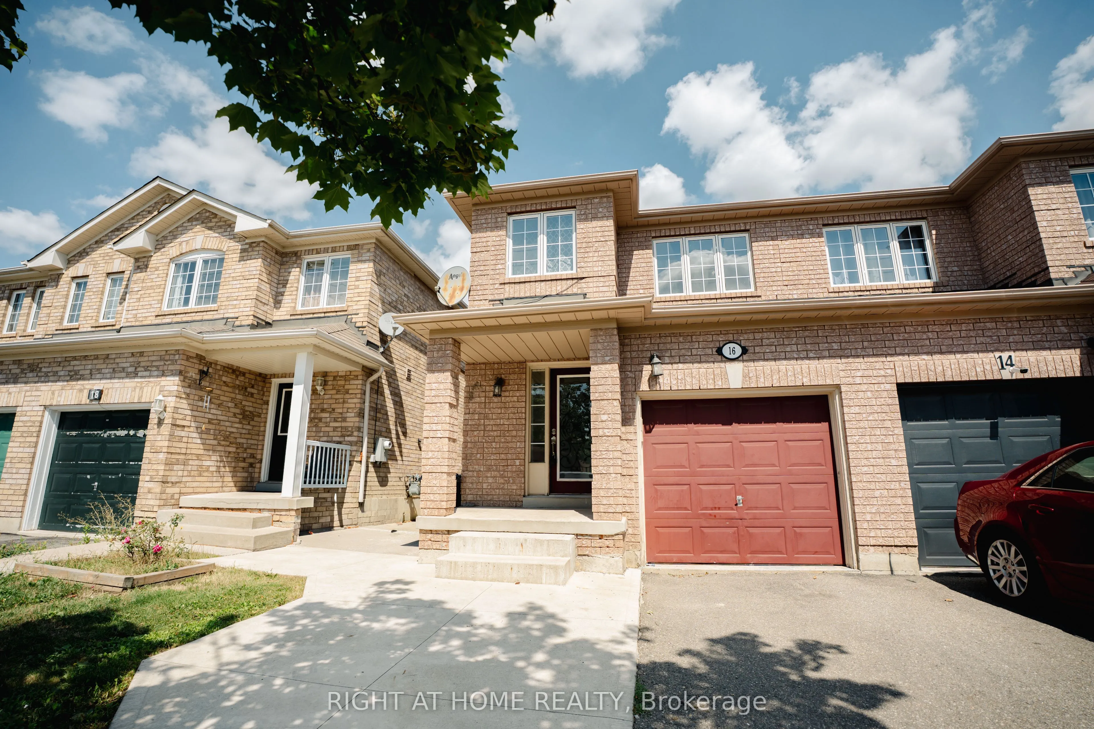 16 Lonestar Crescent