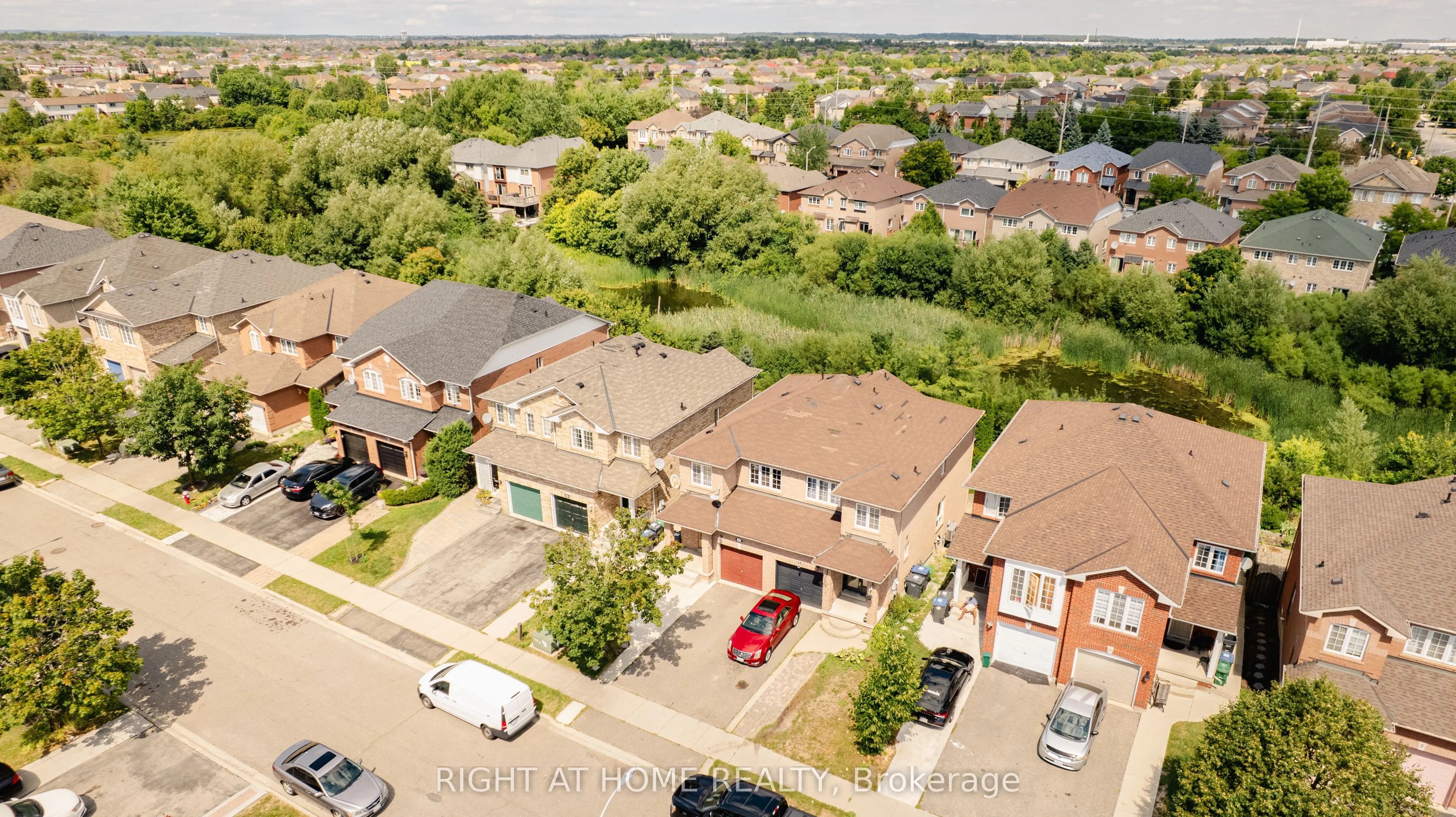 16 Lonestar Crescent
