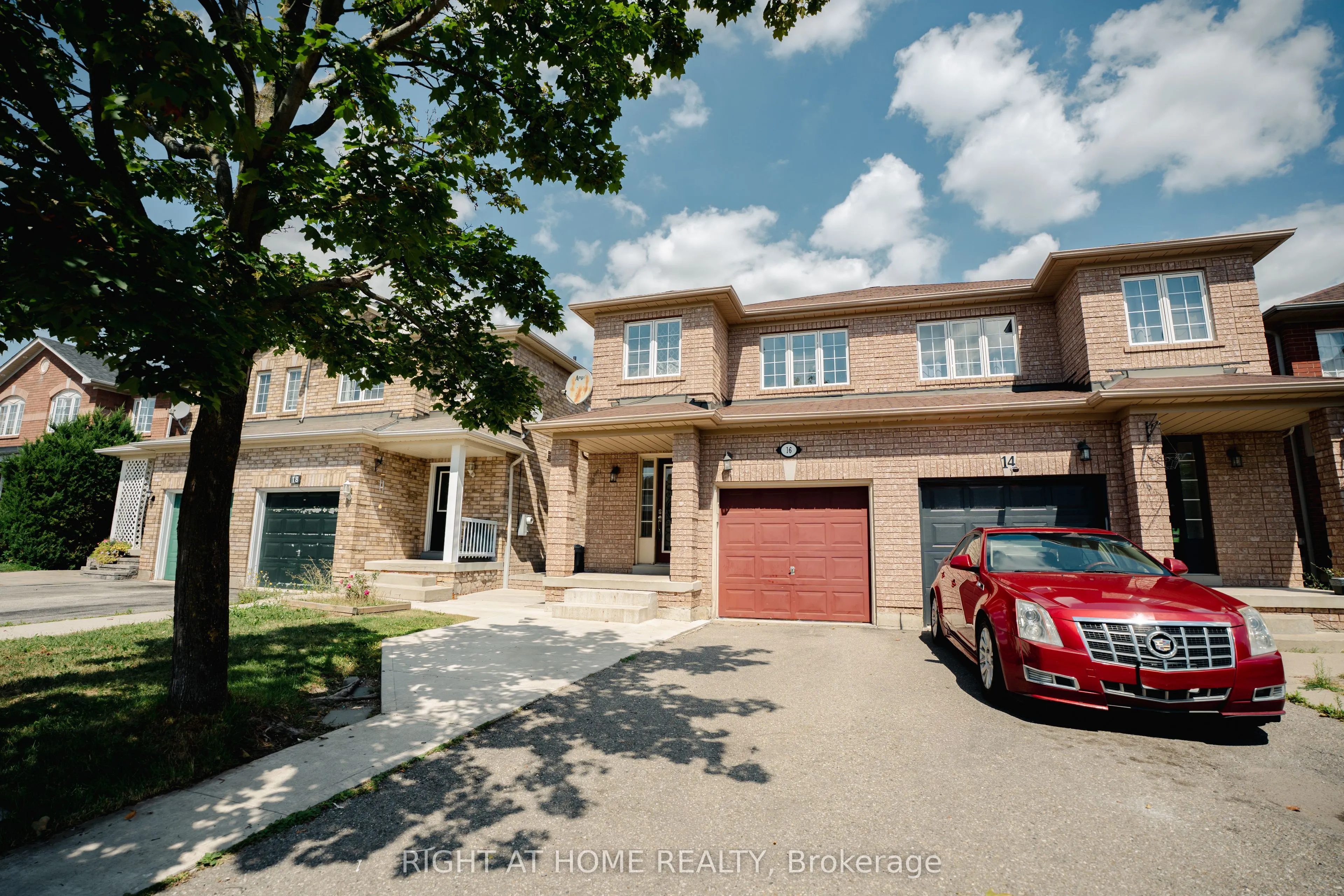 16 Lonestar Crescent