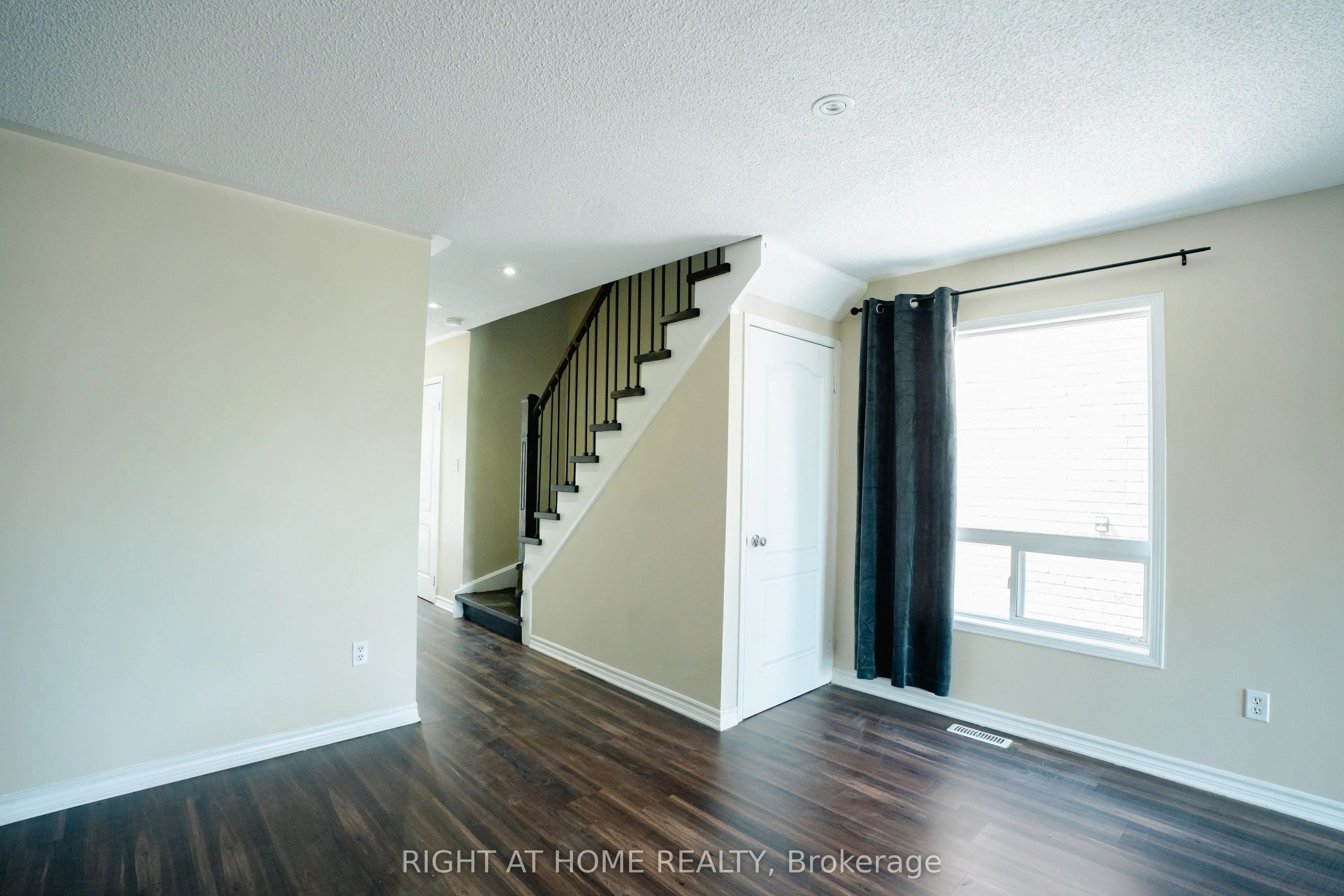 16 Lonestar Crescent