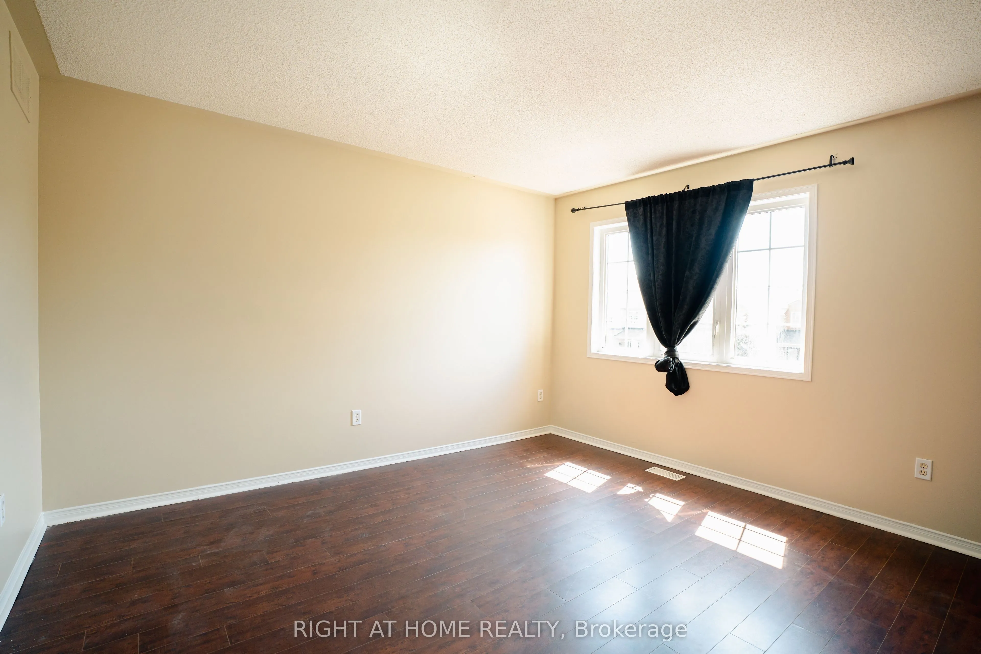 16 Lonestar Crescent