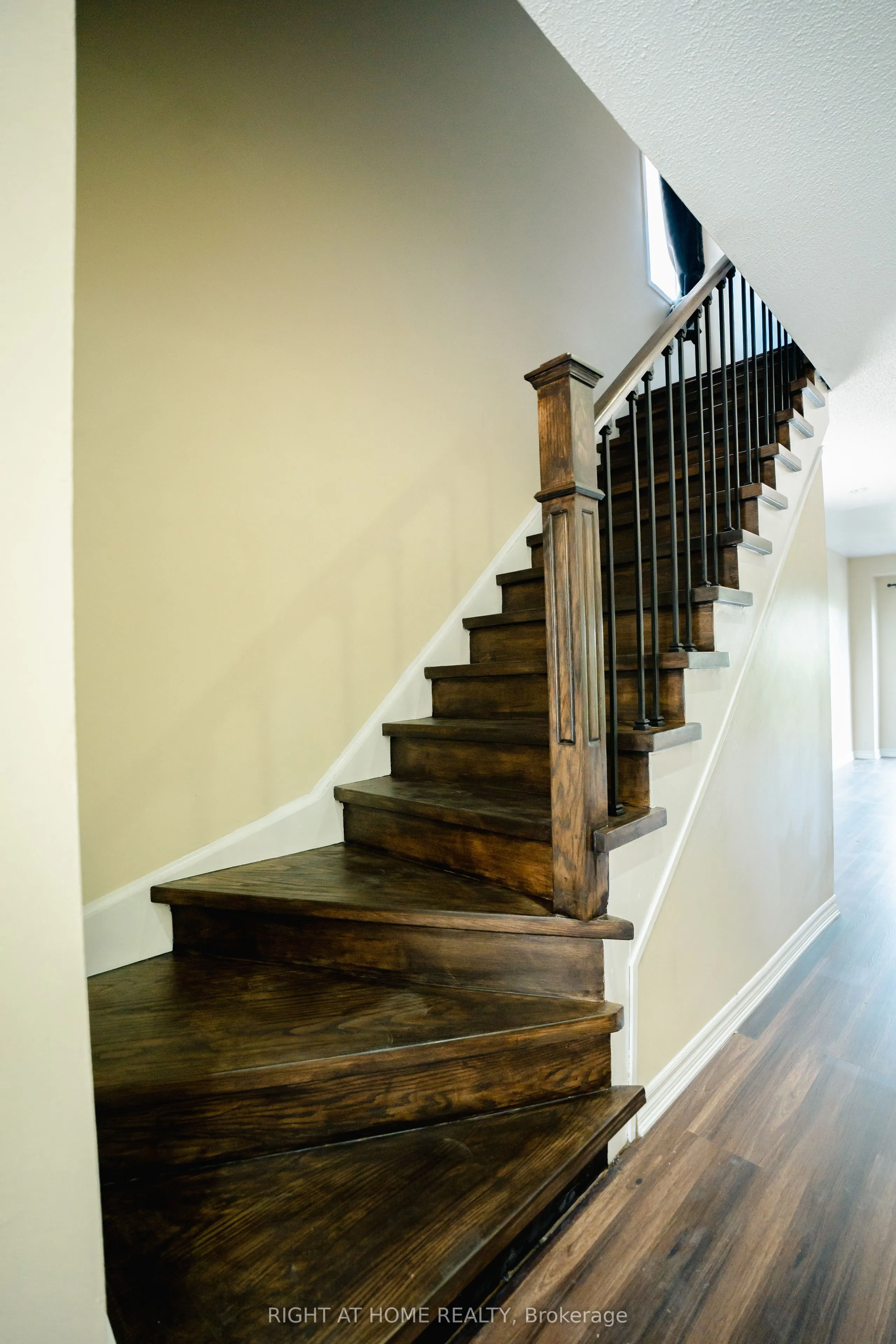 16 Lonestar Crescent