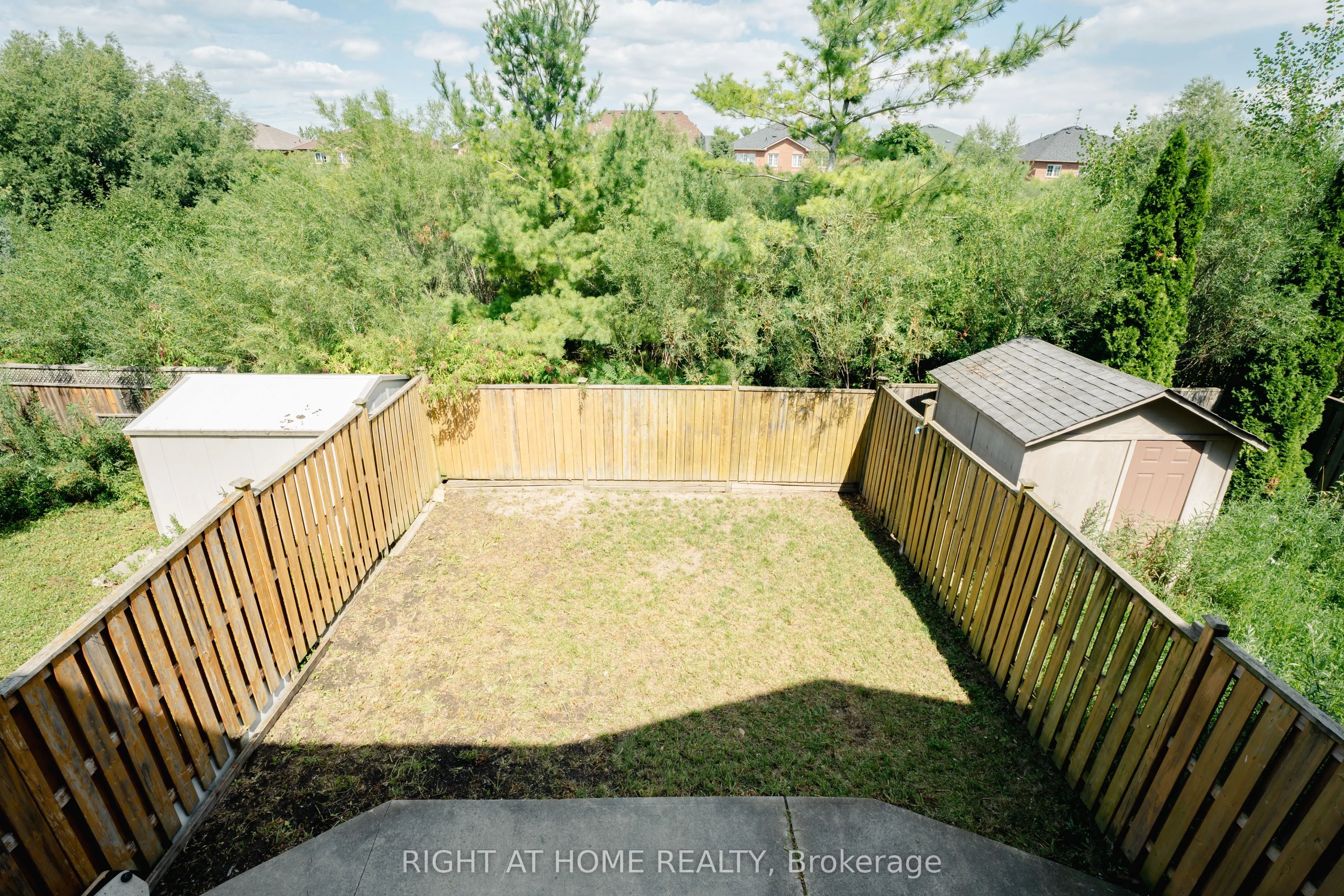 16 Lonestar Crescent