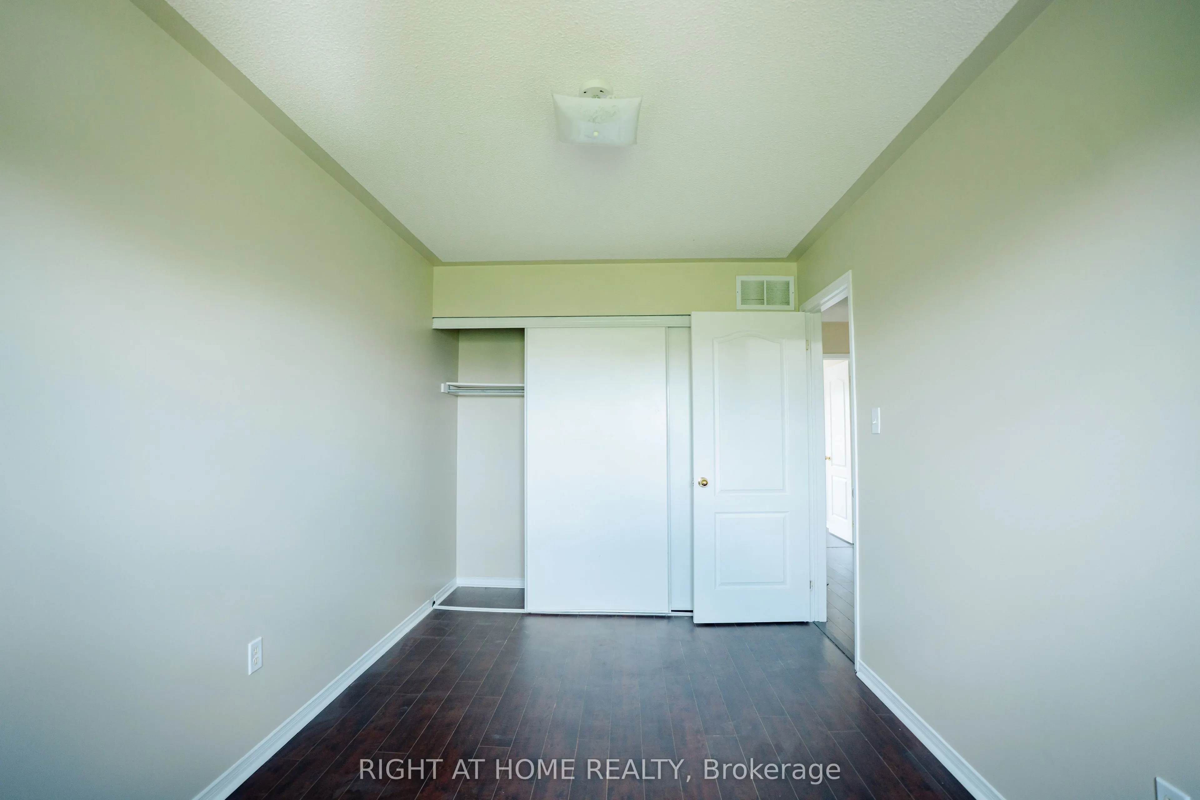 16 Lonestar Crescent