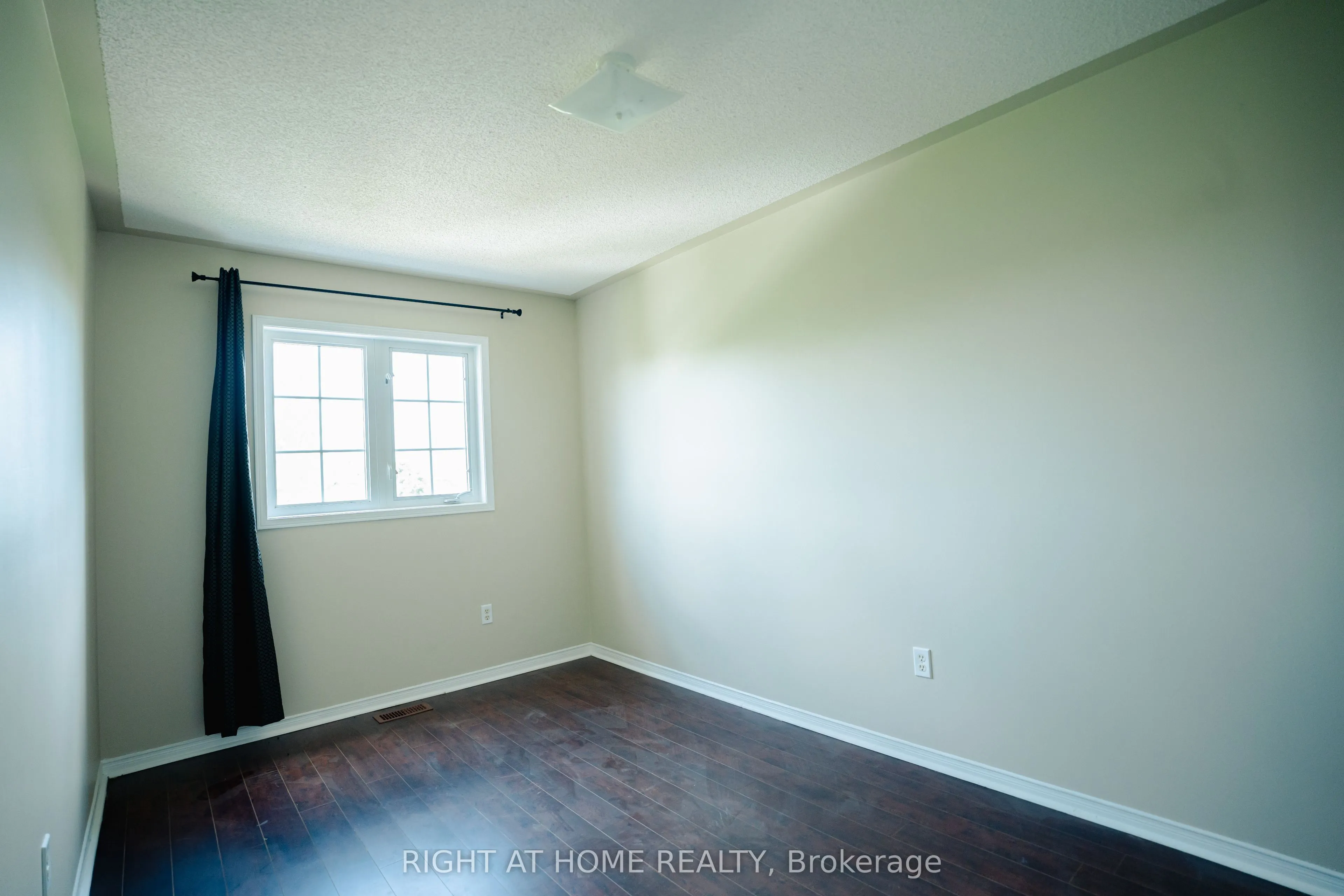 16 Lonestar Crescent