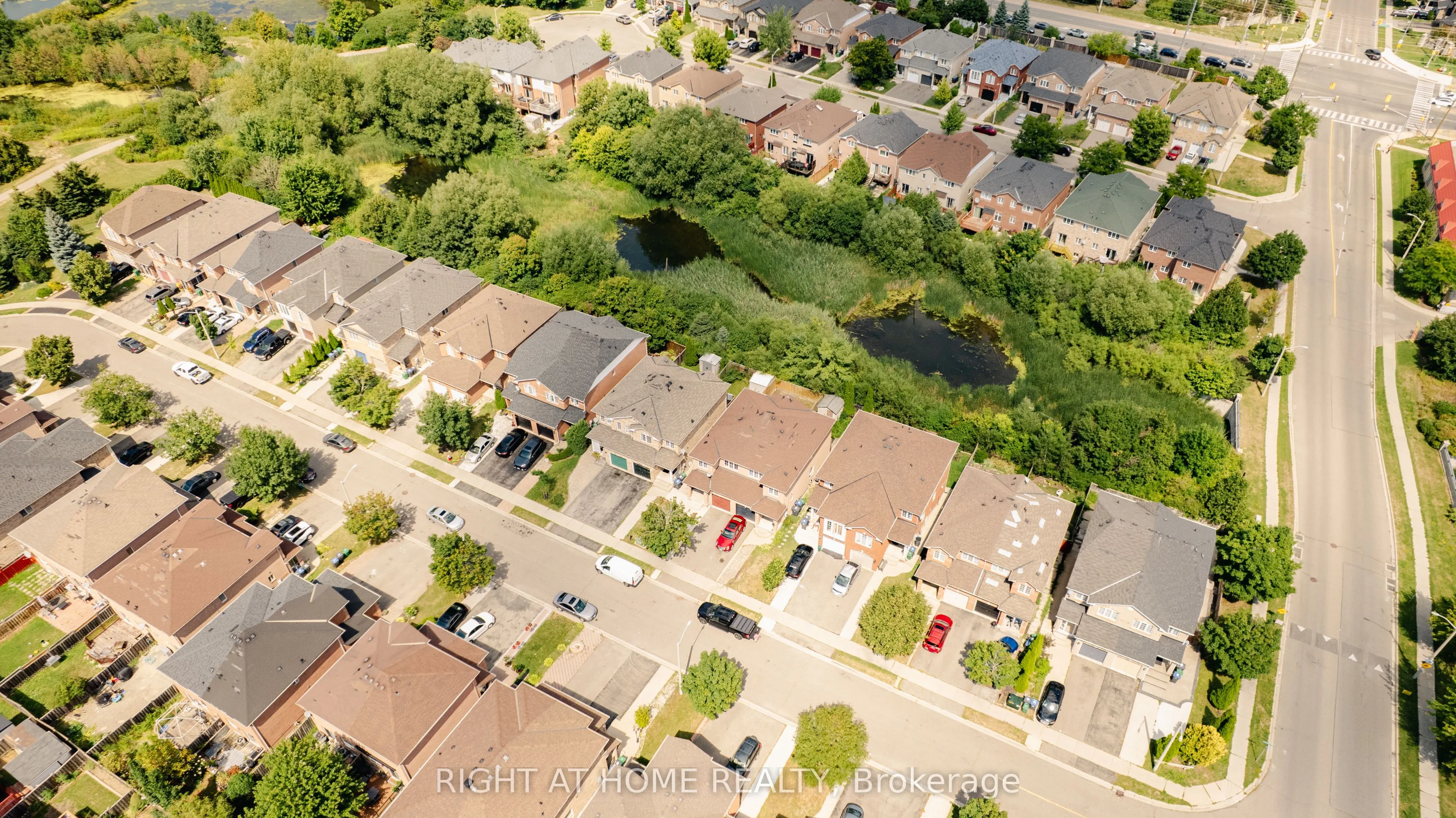 16 Lonestar Crescent