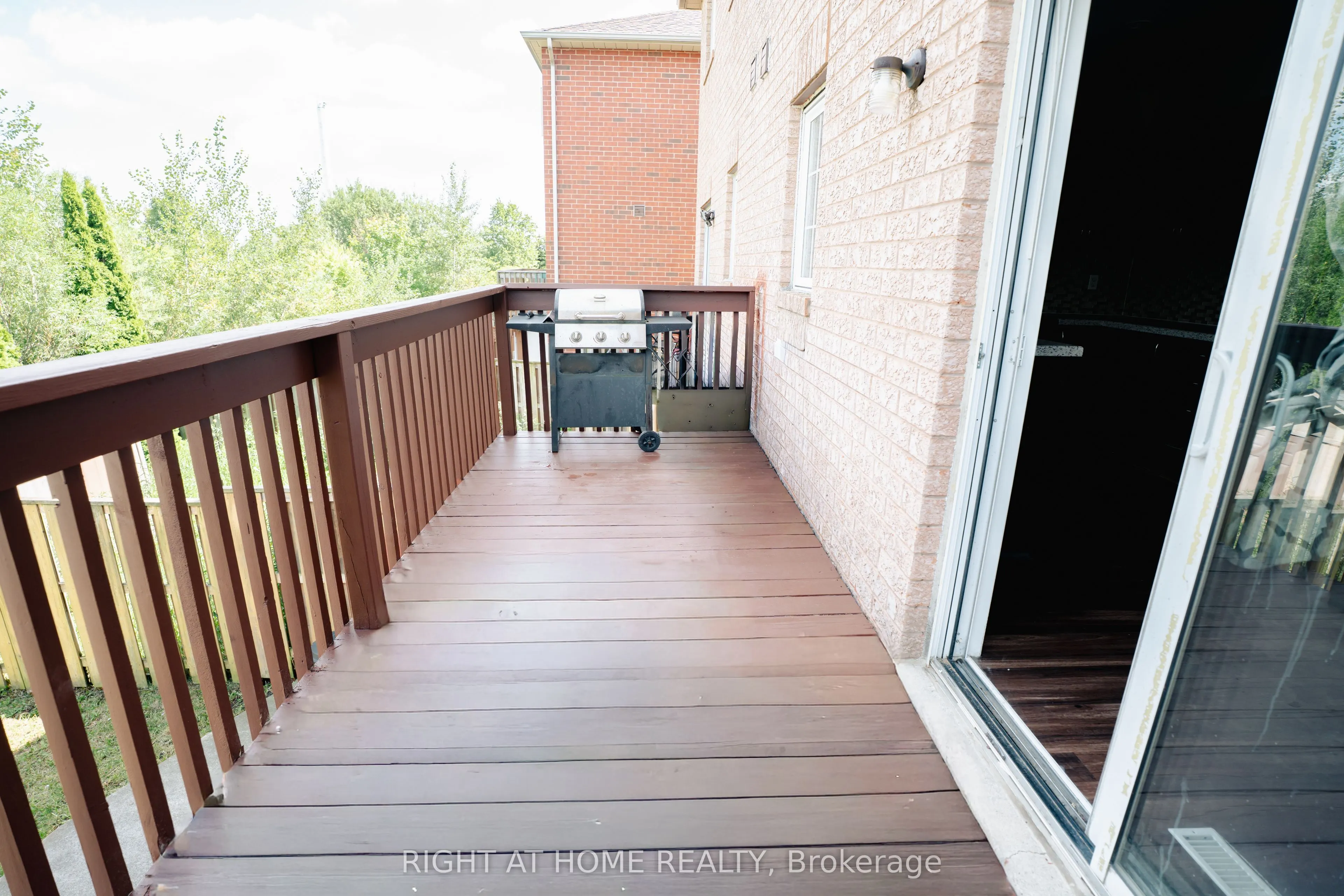 16 Lonestar Crescent