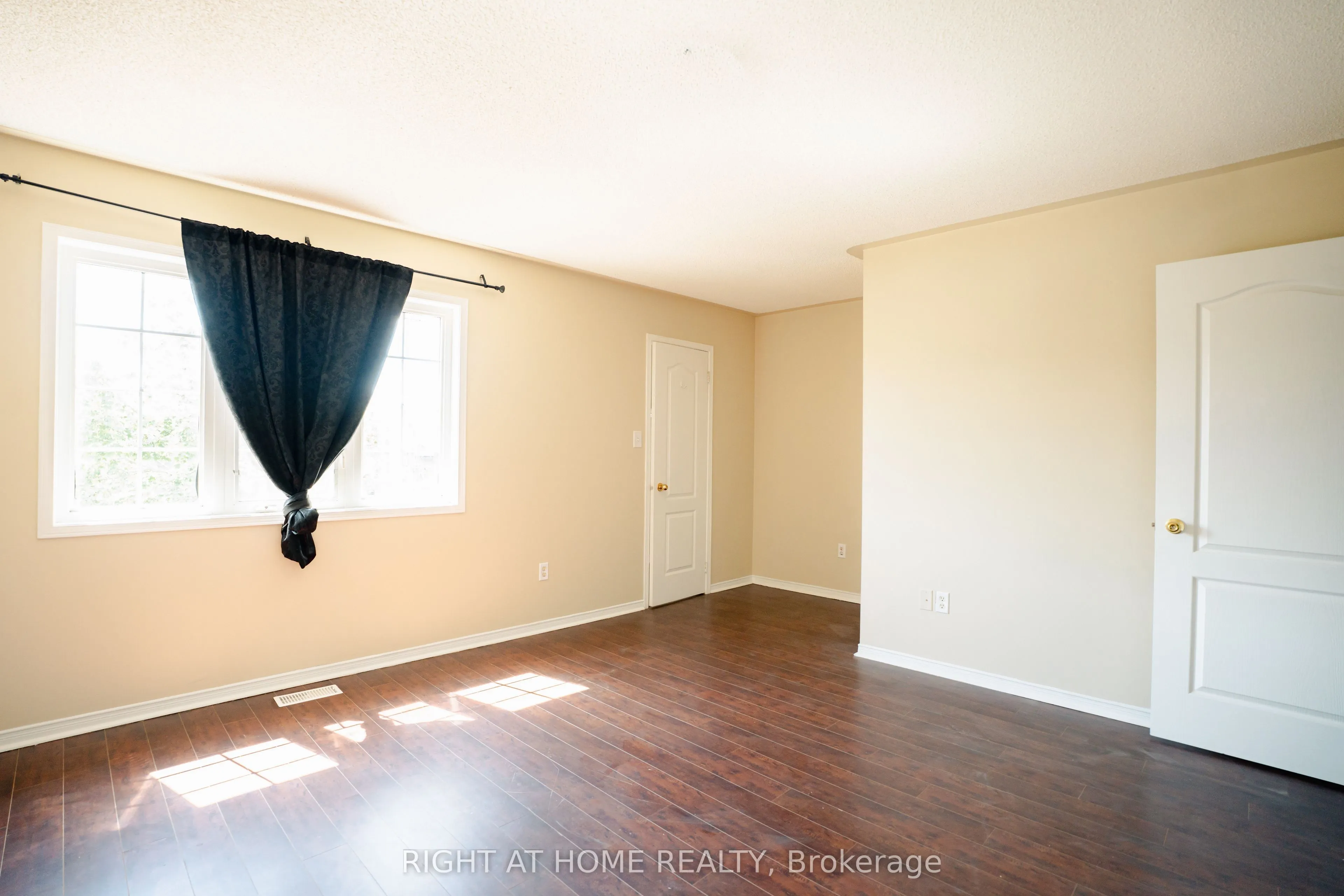 16 Lonestar Crescent