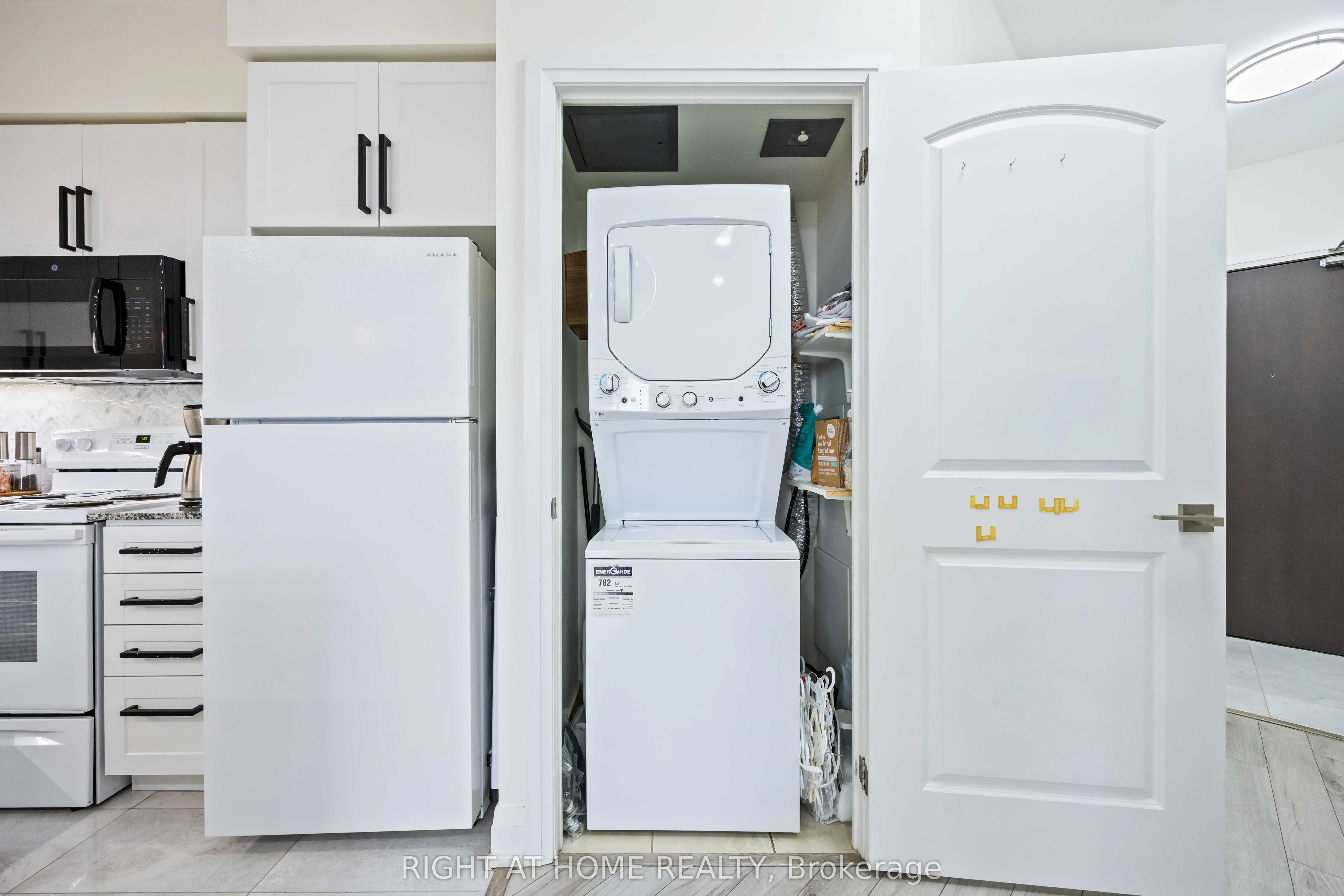 1060 Sheppard Avenue W, #1521