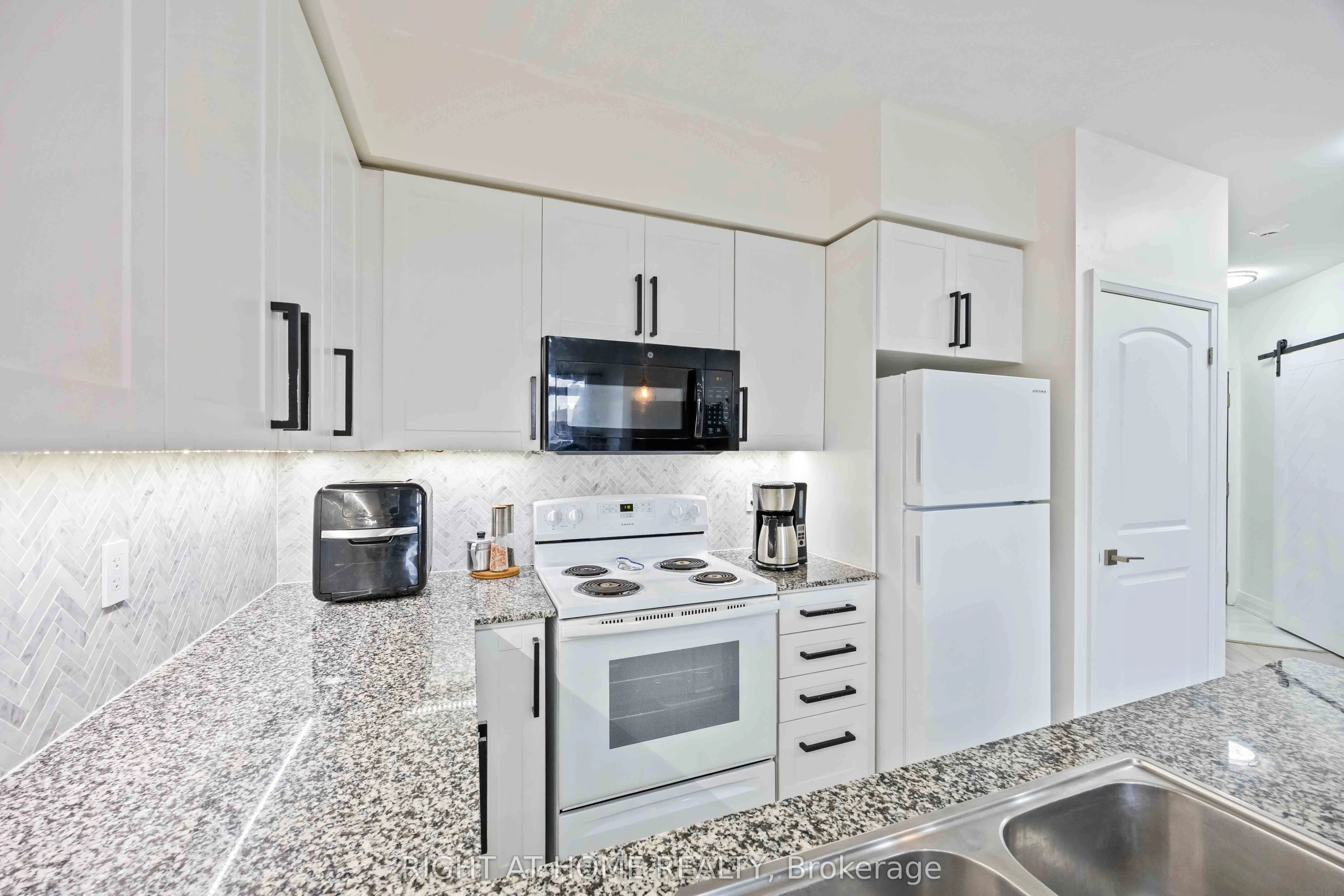 1060 Sheppard Avenue W, #1521