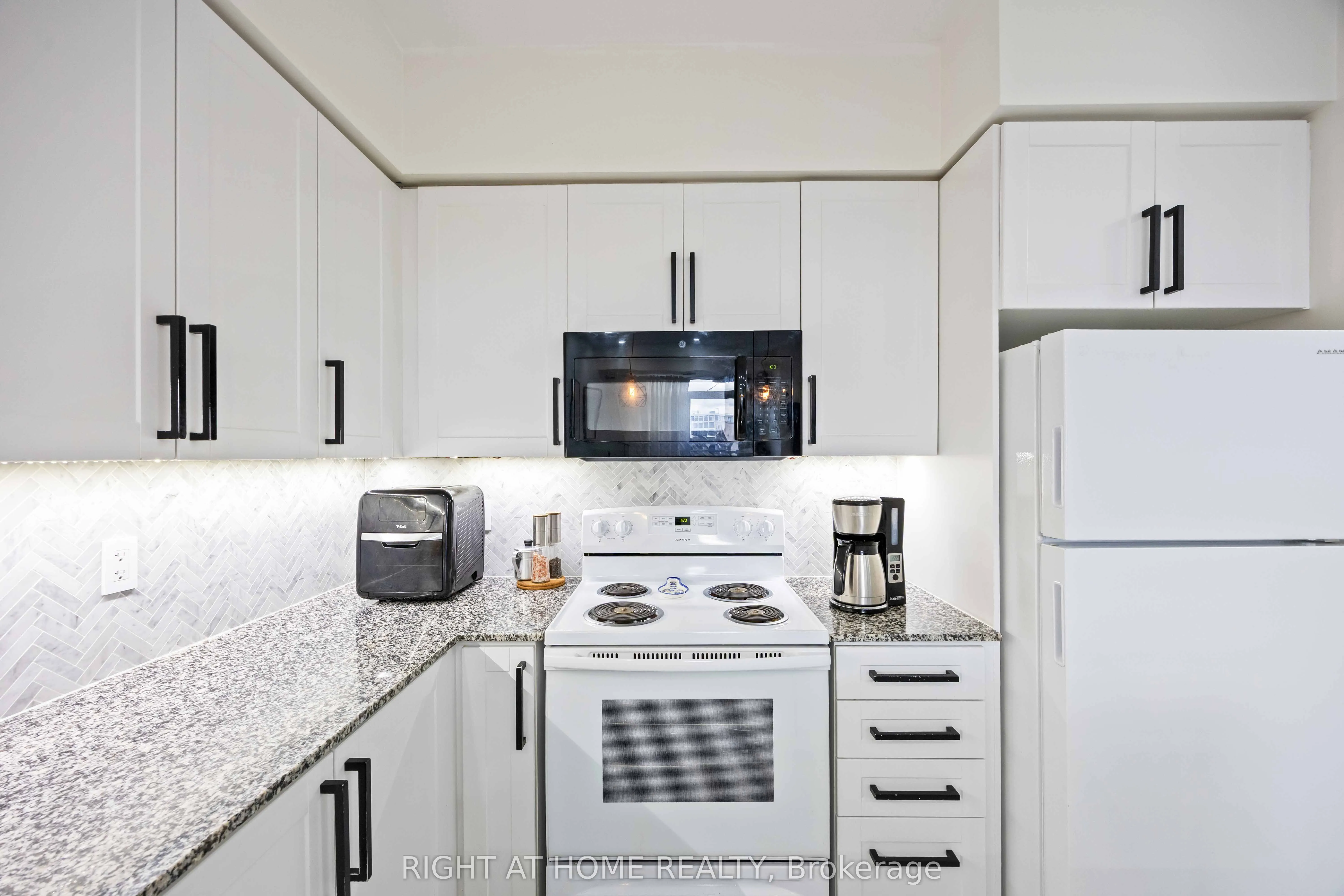 1060 Sheppard Avenue W, #1521