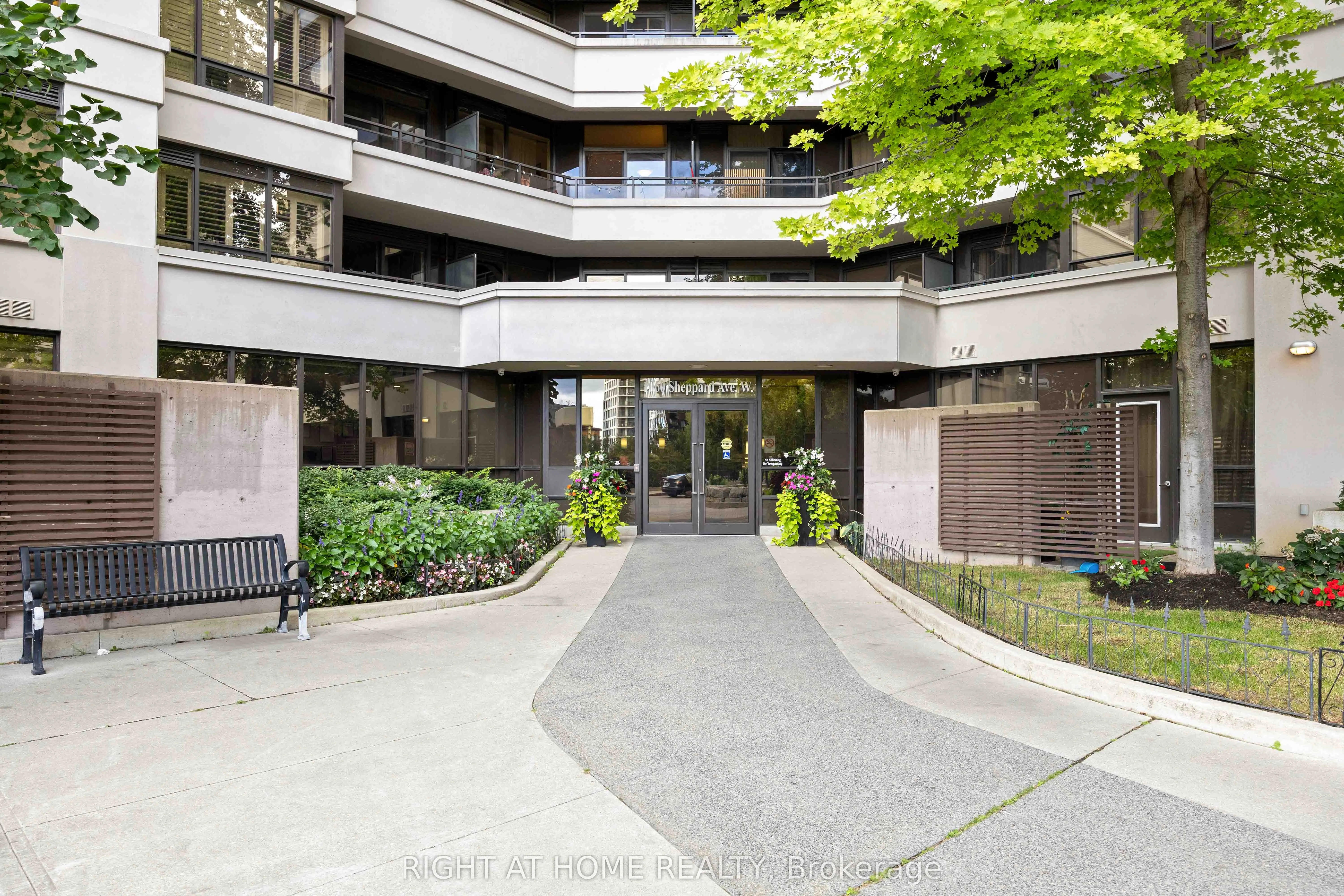 1060 Sheppard Avenue W, #1521