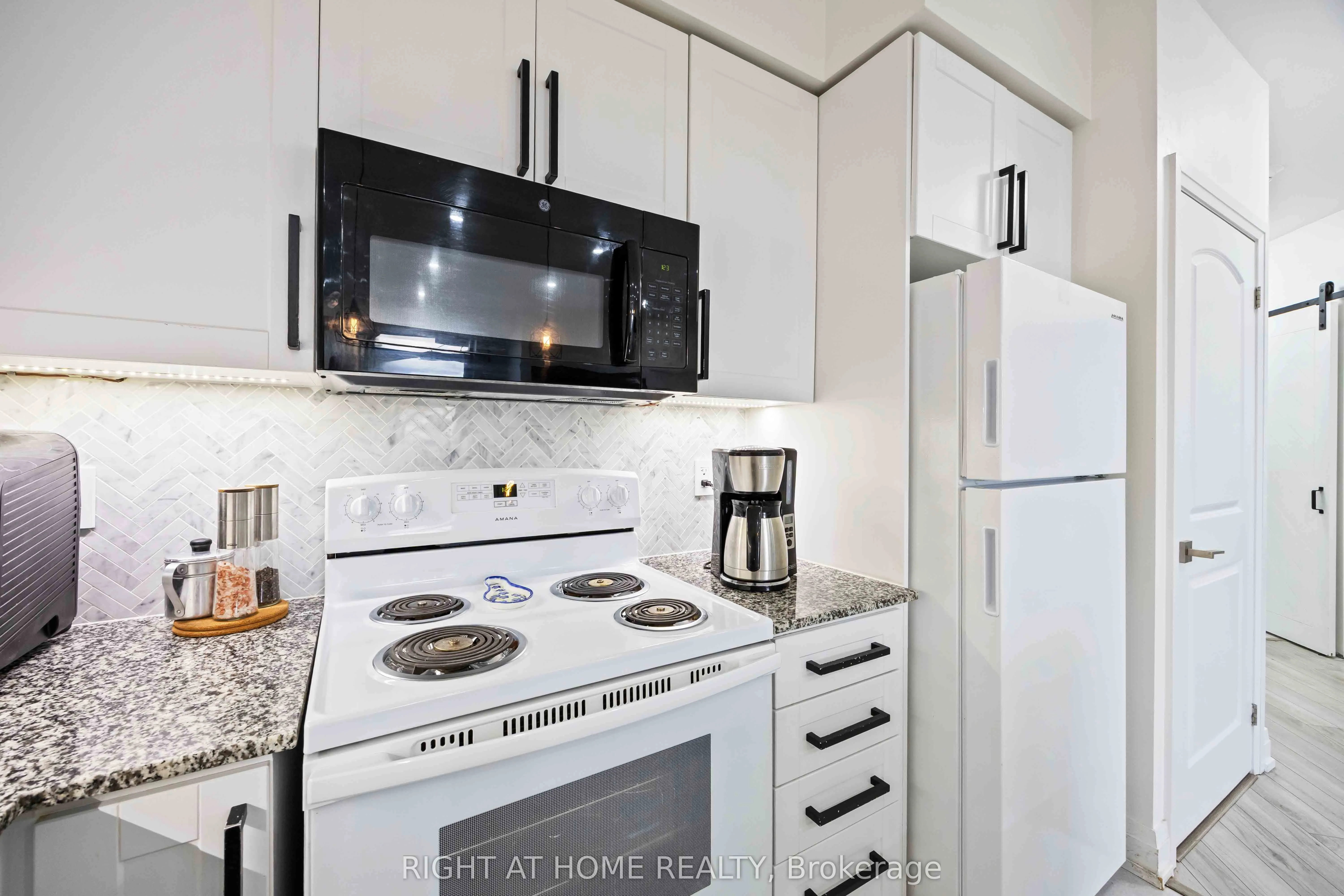 1060 Sheppard Avenue W, #1521